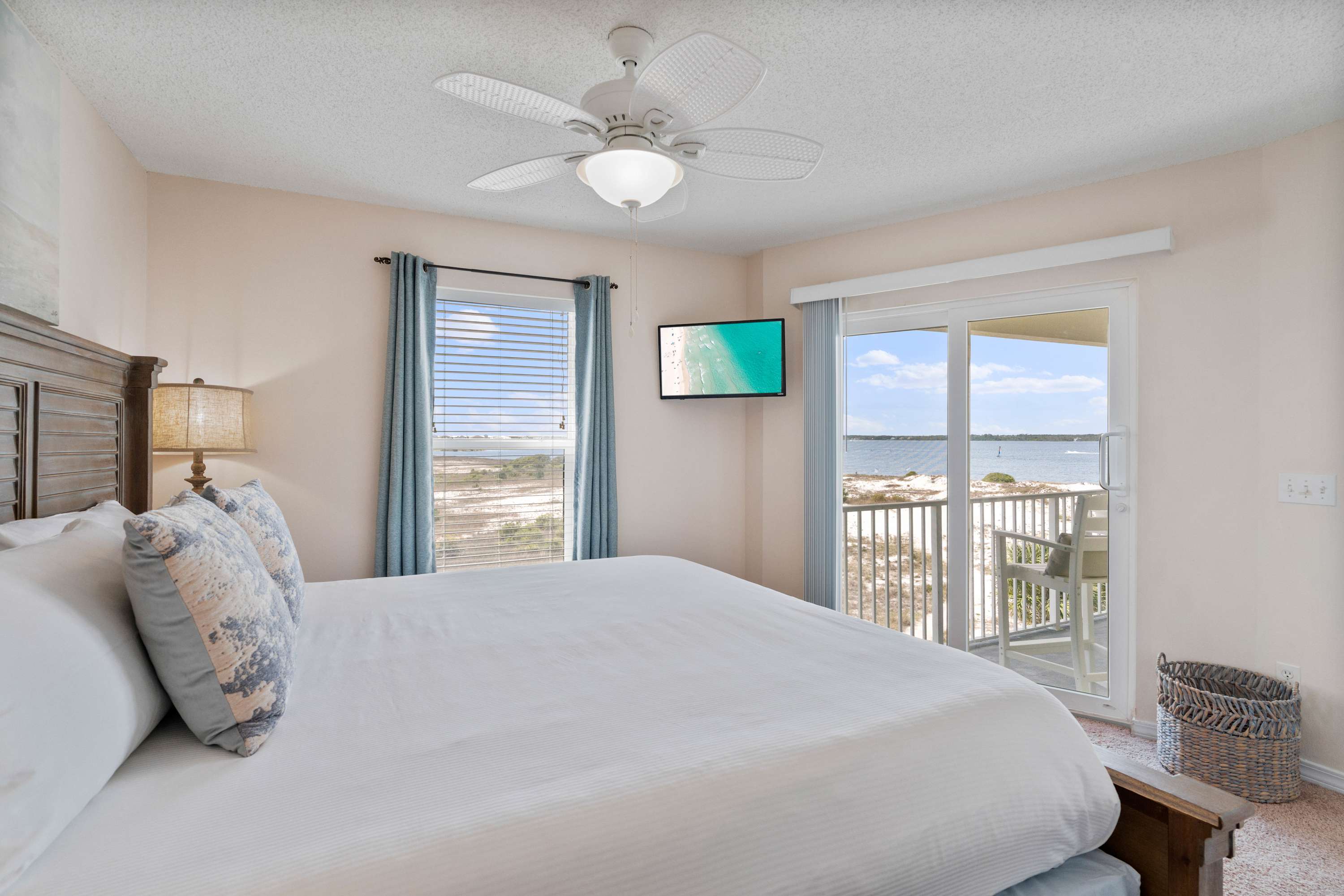 Gulf Island Condominiums 434 25