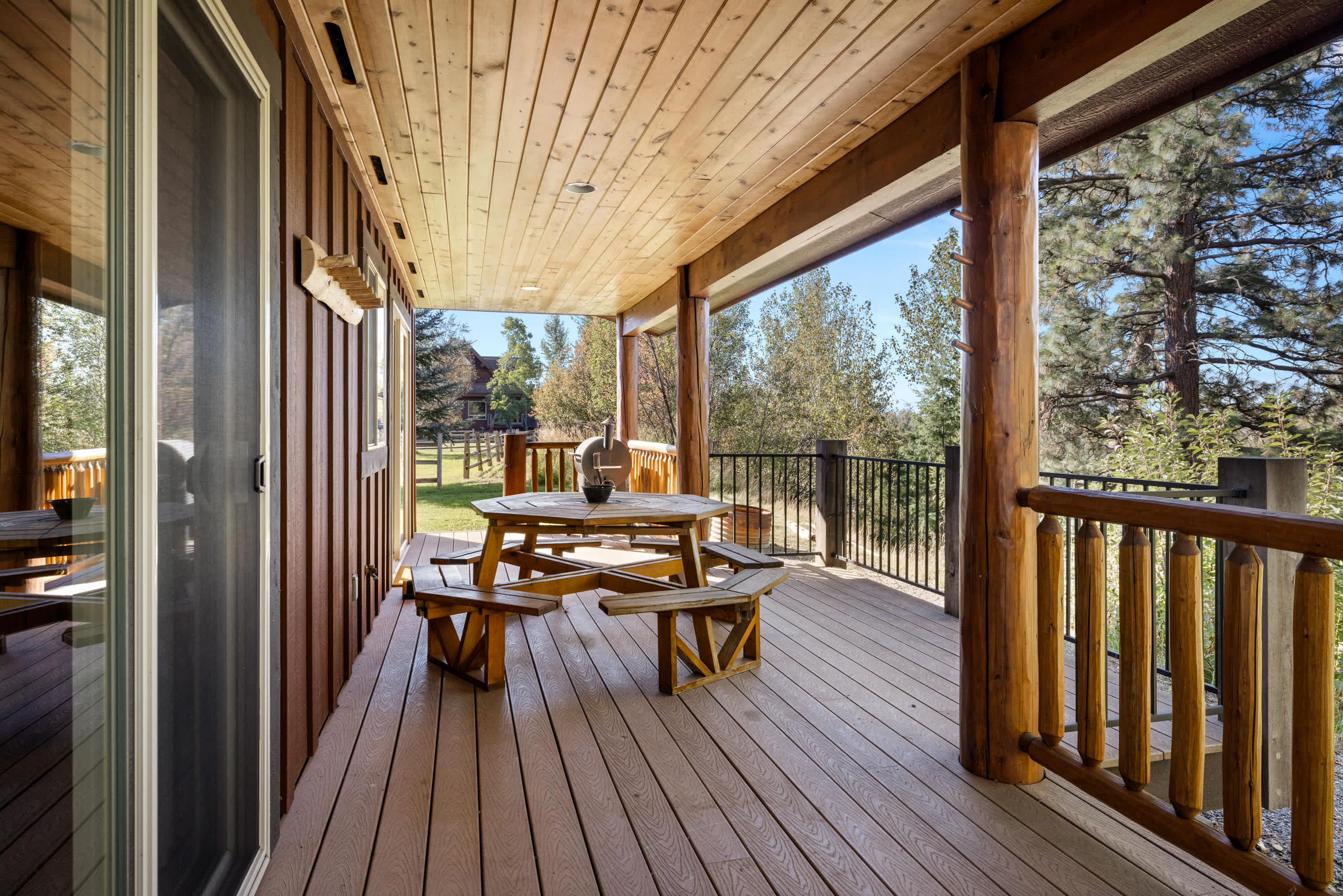 Riverside serenity at Glacier River Ranch – South Fork