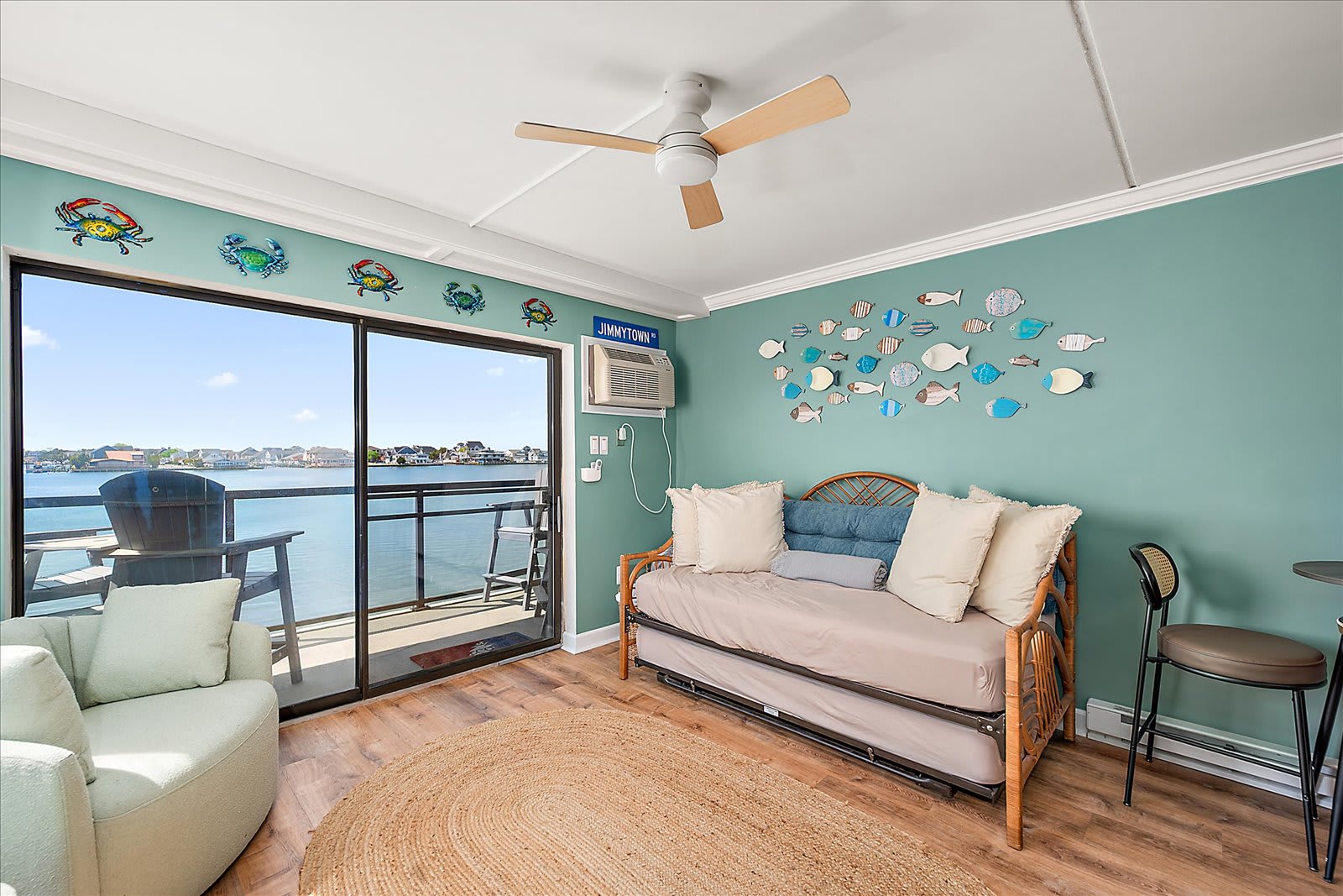 Bayfront Condo with Great Views and Nice Amenities | Photo 2