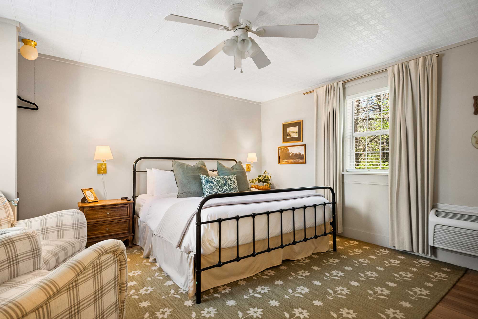 Glenn Falls Room | Lookout Mountain Inn