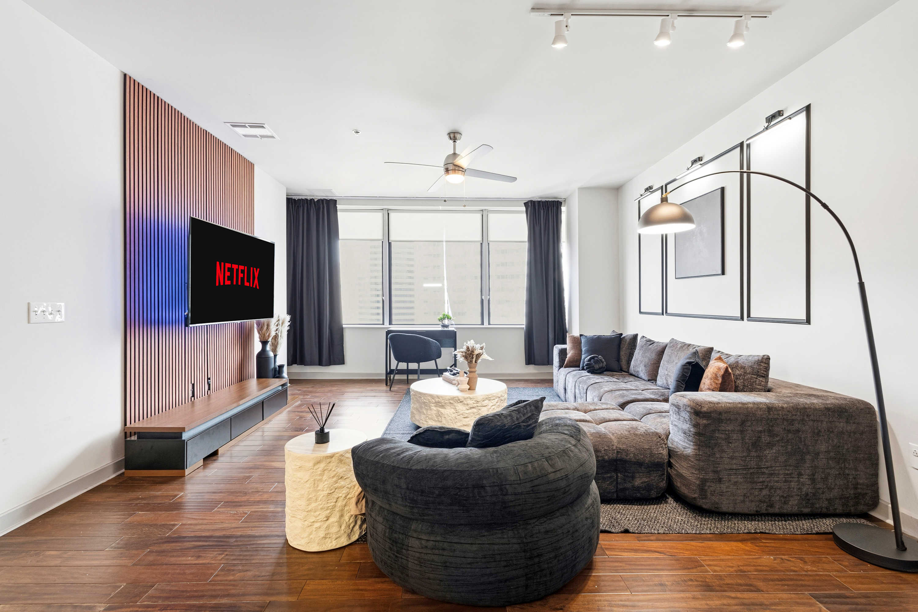 The 30th Floor King — view 3
