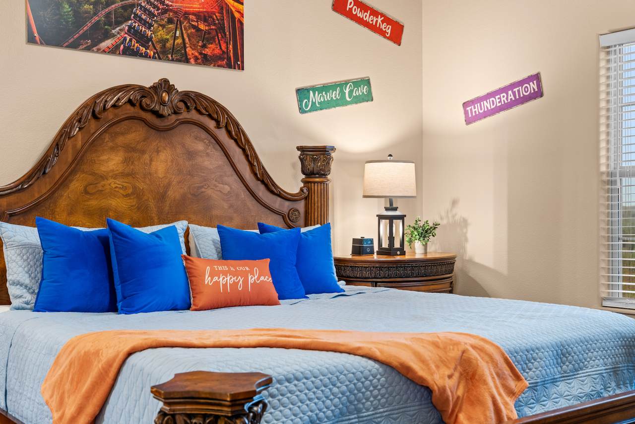 Another beautiful theme room; this one is the Silver Dollar City bedroom and it is sweet!