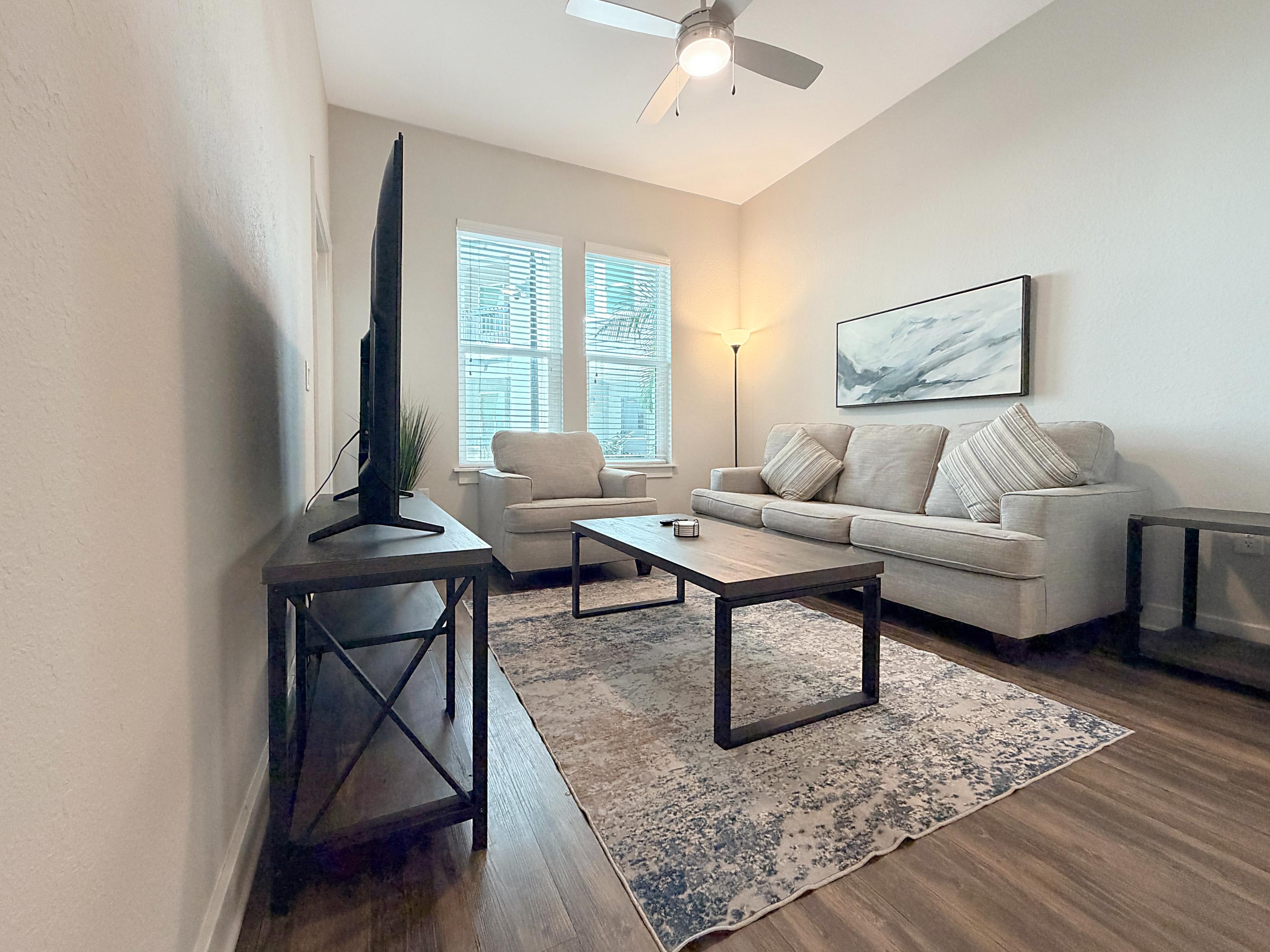 Upscale 1 BR Apt in Westshore, Courtyard Views