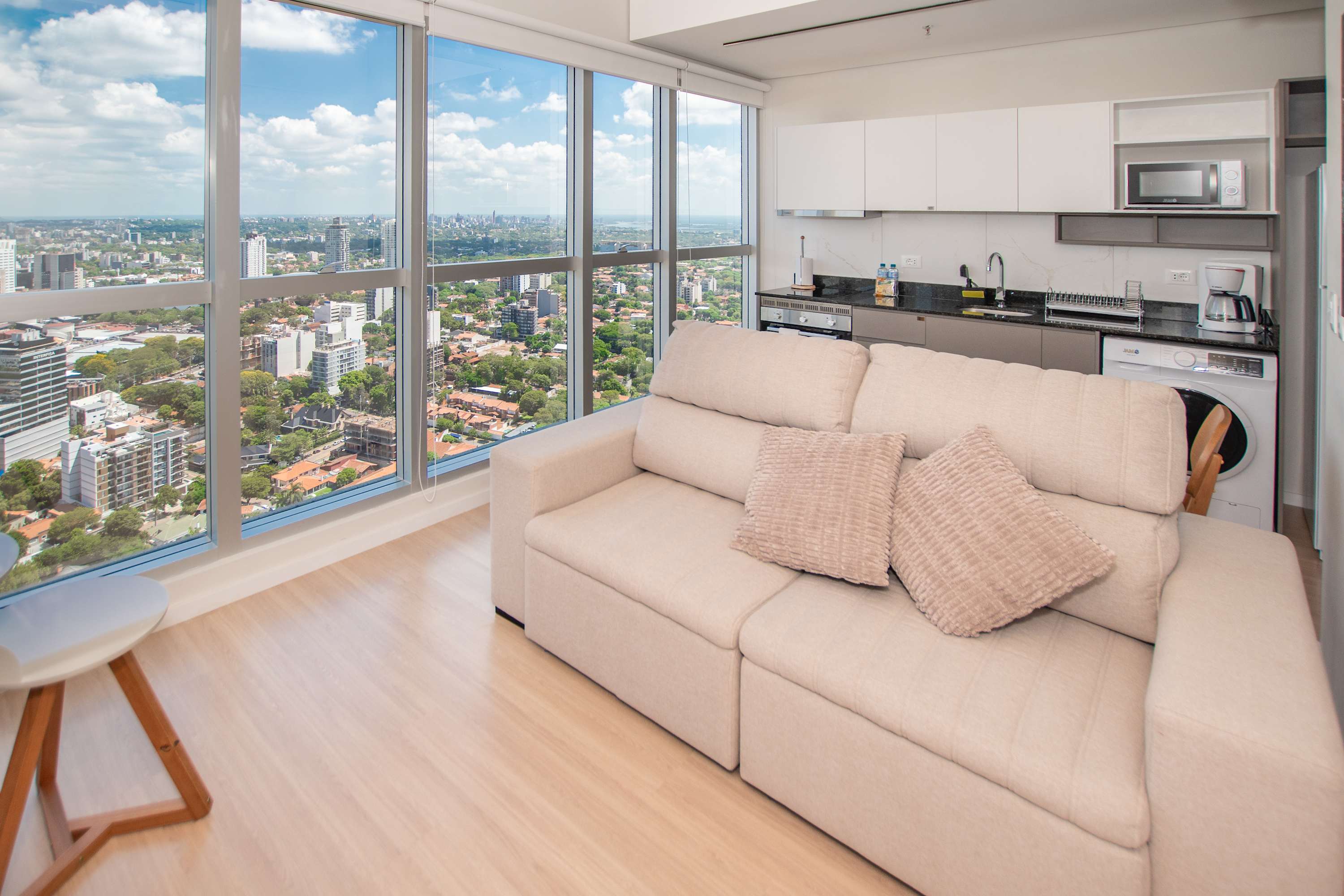 Urban 37th-floor 1BR Escape | Petra Tower