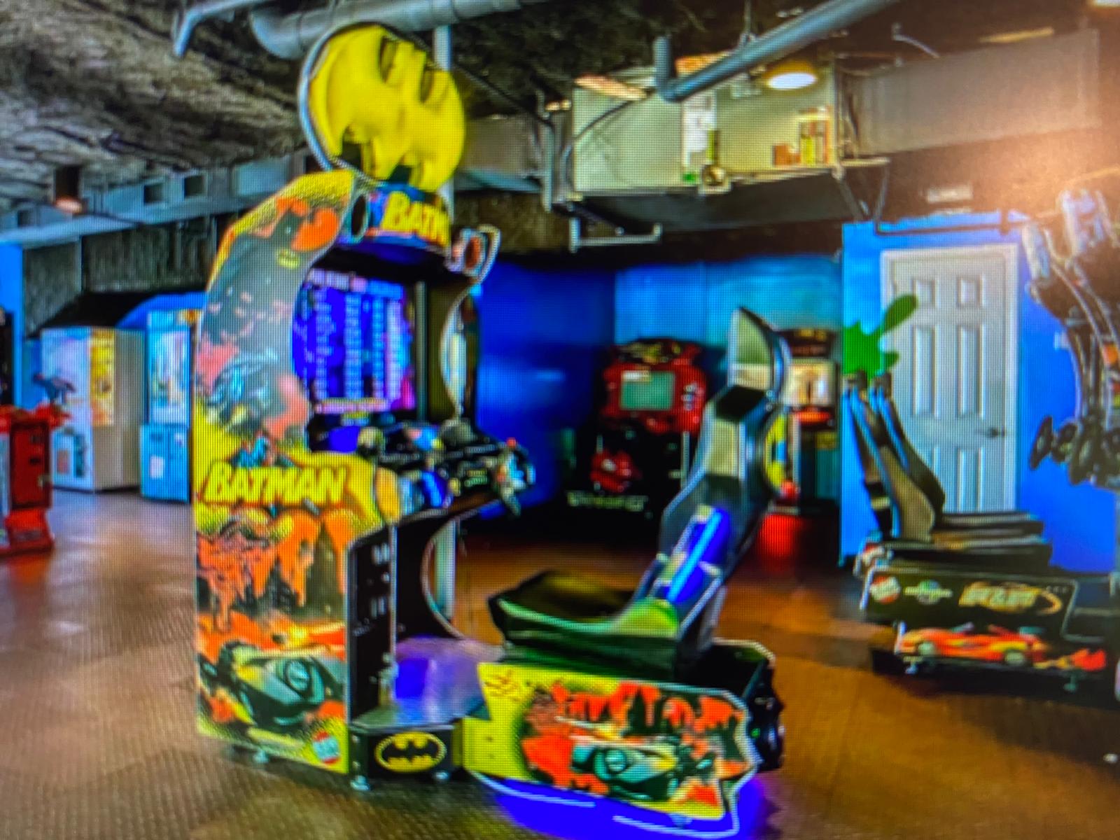 Splash 804E – Indoor game room with arcade machines and colorful decor.