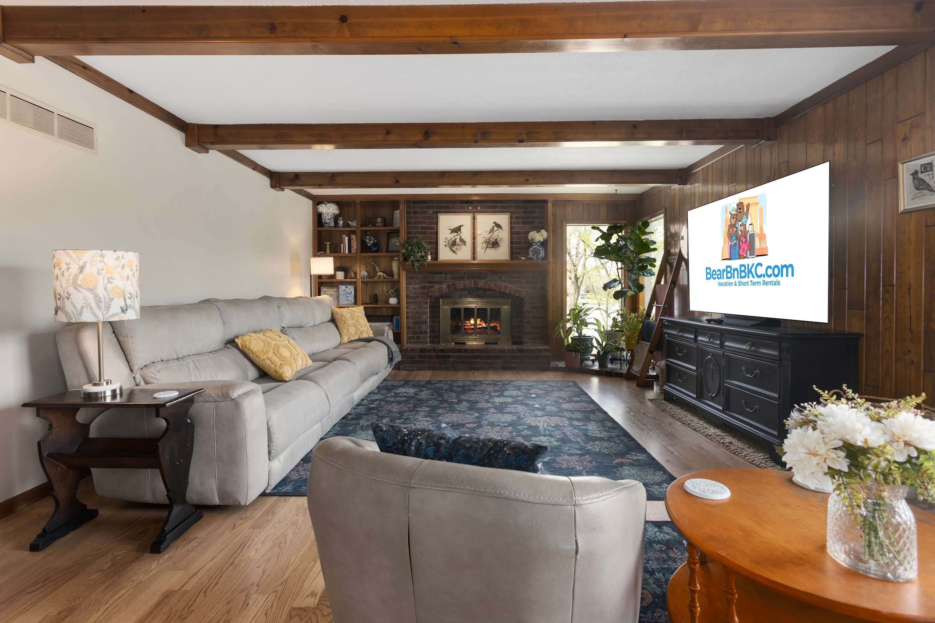 5 King Beds, Mins to Activities, & Kayaks