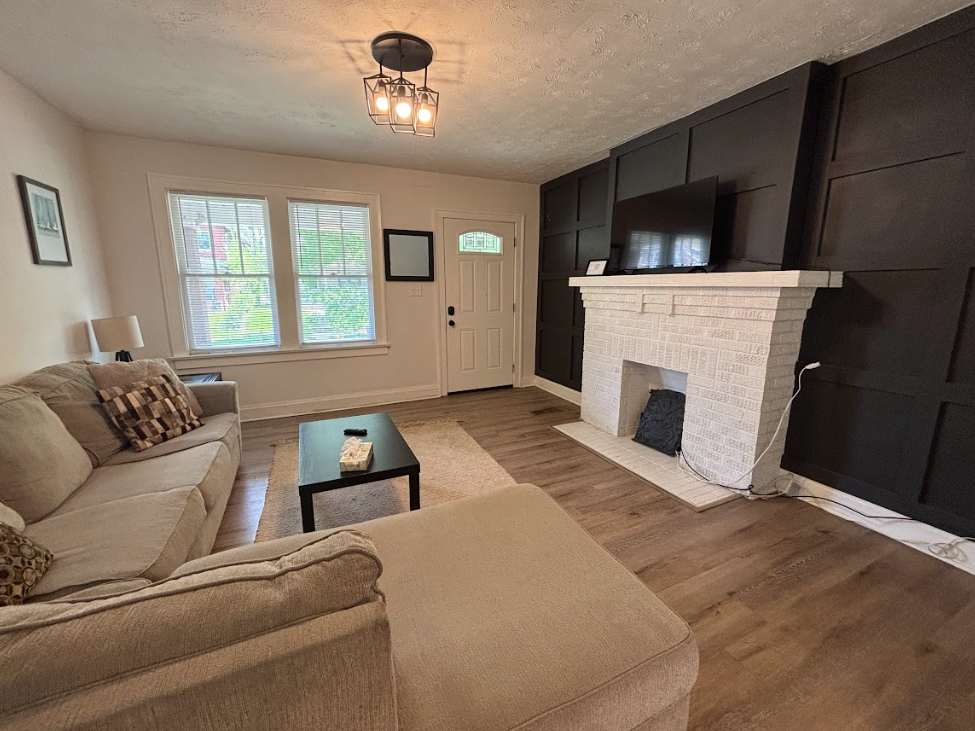 The Tranquil Walk Up - Comfort in 4 Beds!