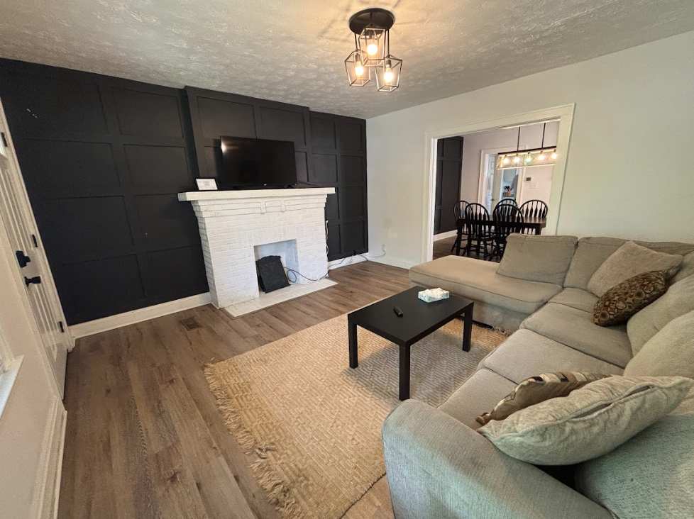 The Tranquil Walk Up - Comfort in 4 Beds!