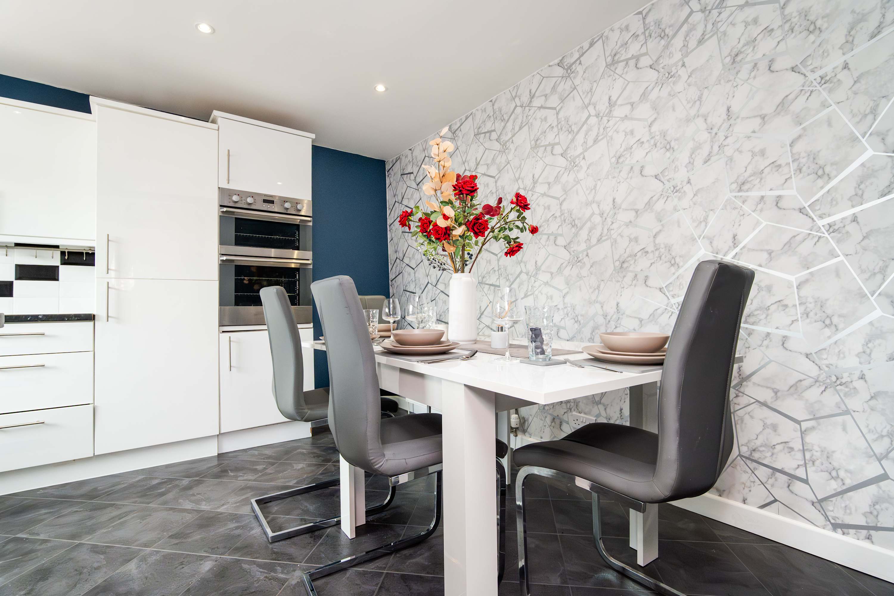 View Fife Coast Stay with Parking & Garden in Rosyth - WiFi in Syme Place KY11 2SG Fife Coast Stay with Parking & Garden in Rosyth - WiFi in Syme Place KY11 2SG - Property image 5 - VivreStays