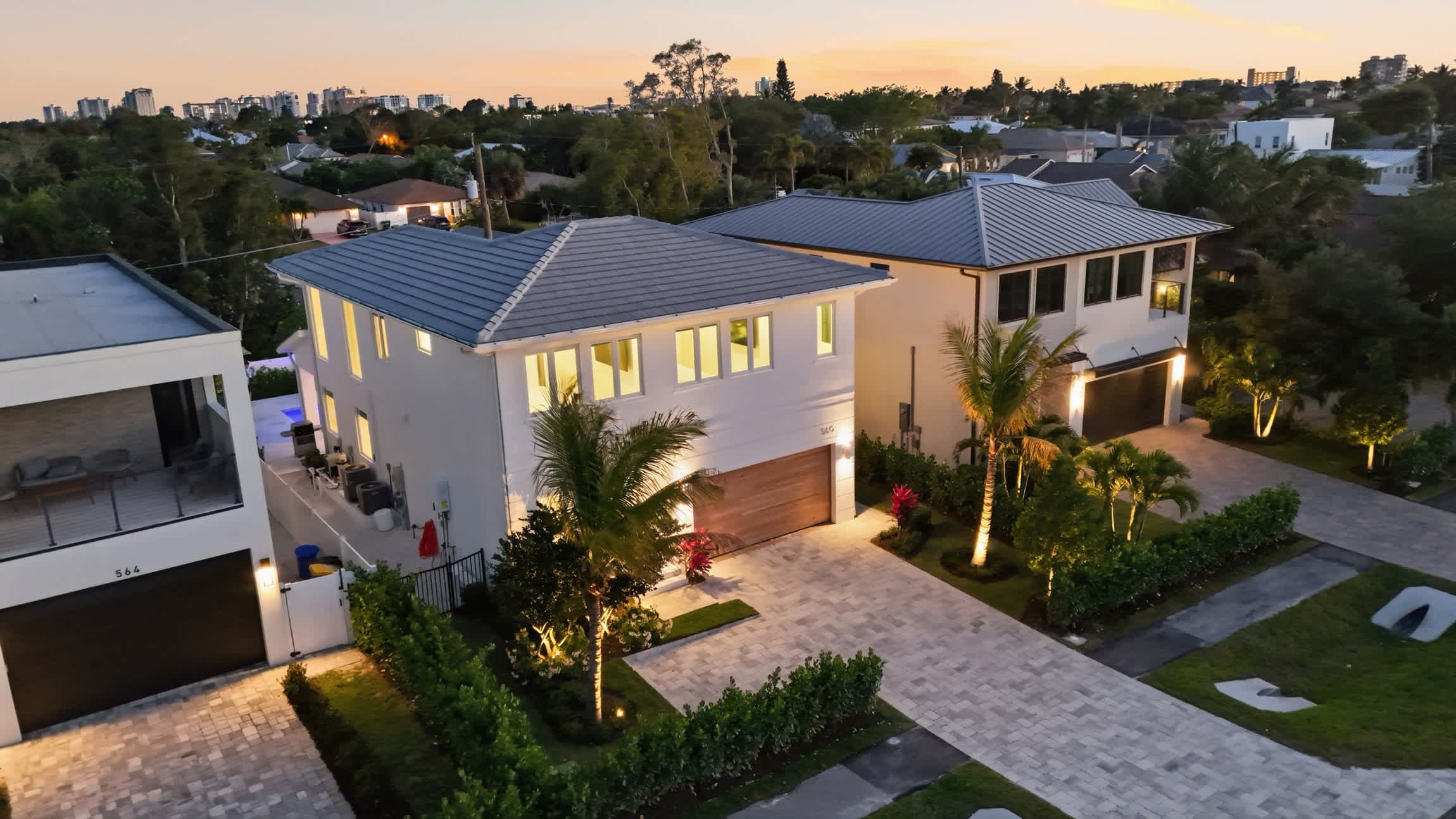 The Flamingo Retreat Resort Pool Walk to Beach | Photo 8