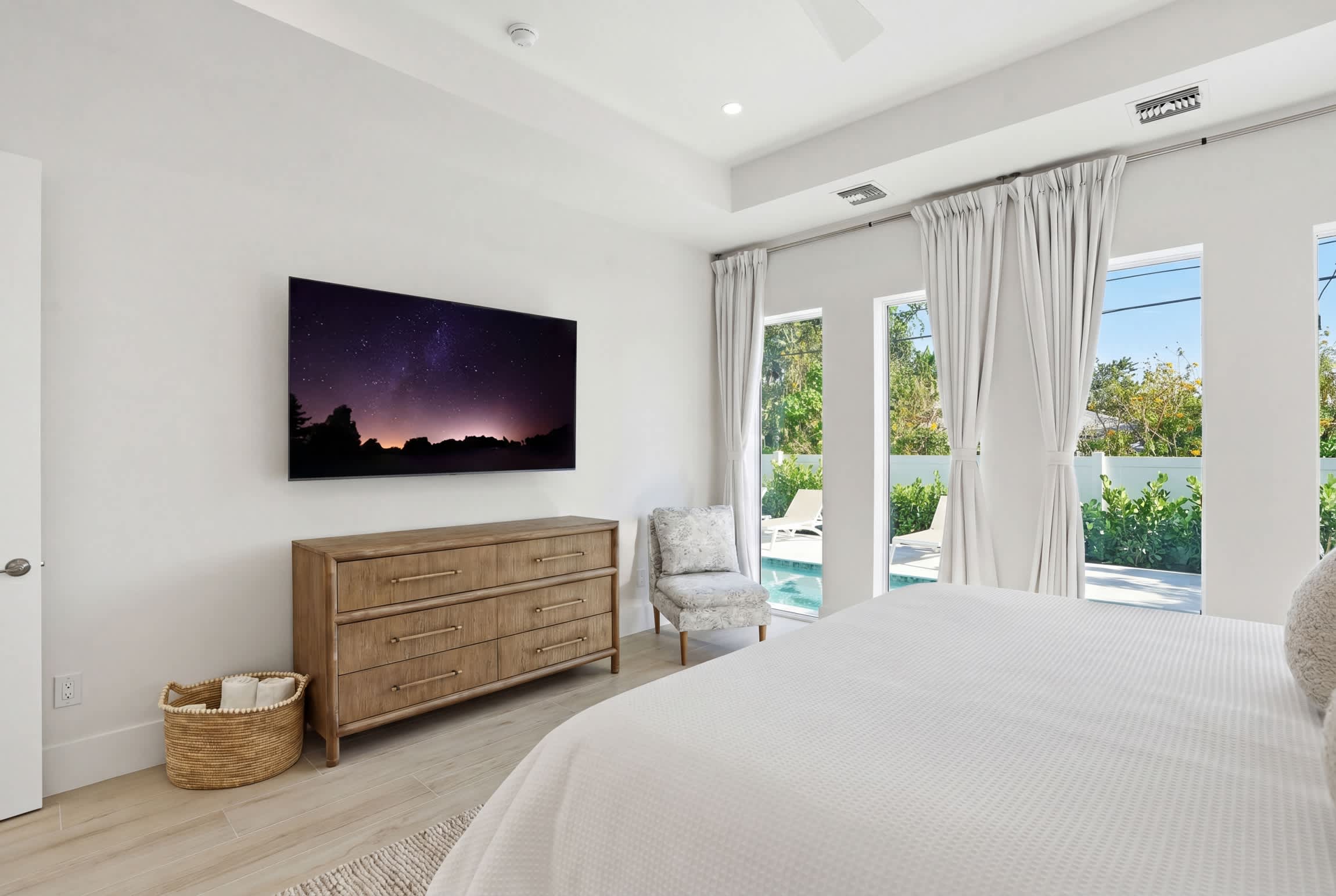 The Flamingo Retreat Resort Pool Walk to Beach | Photo 23