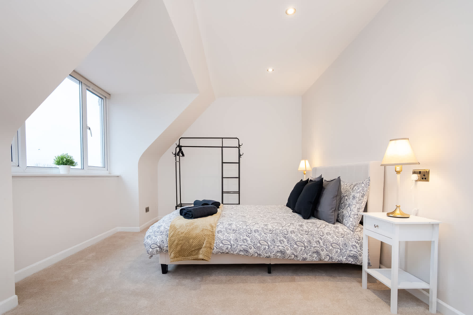 Aberdeen Home w/ Parking Near Centre, Harbour & Airport  - Fast WiFi in Grampian Road 69 AB11 8ED - Property image 14 - VivreStays
