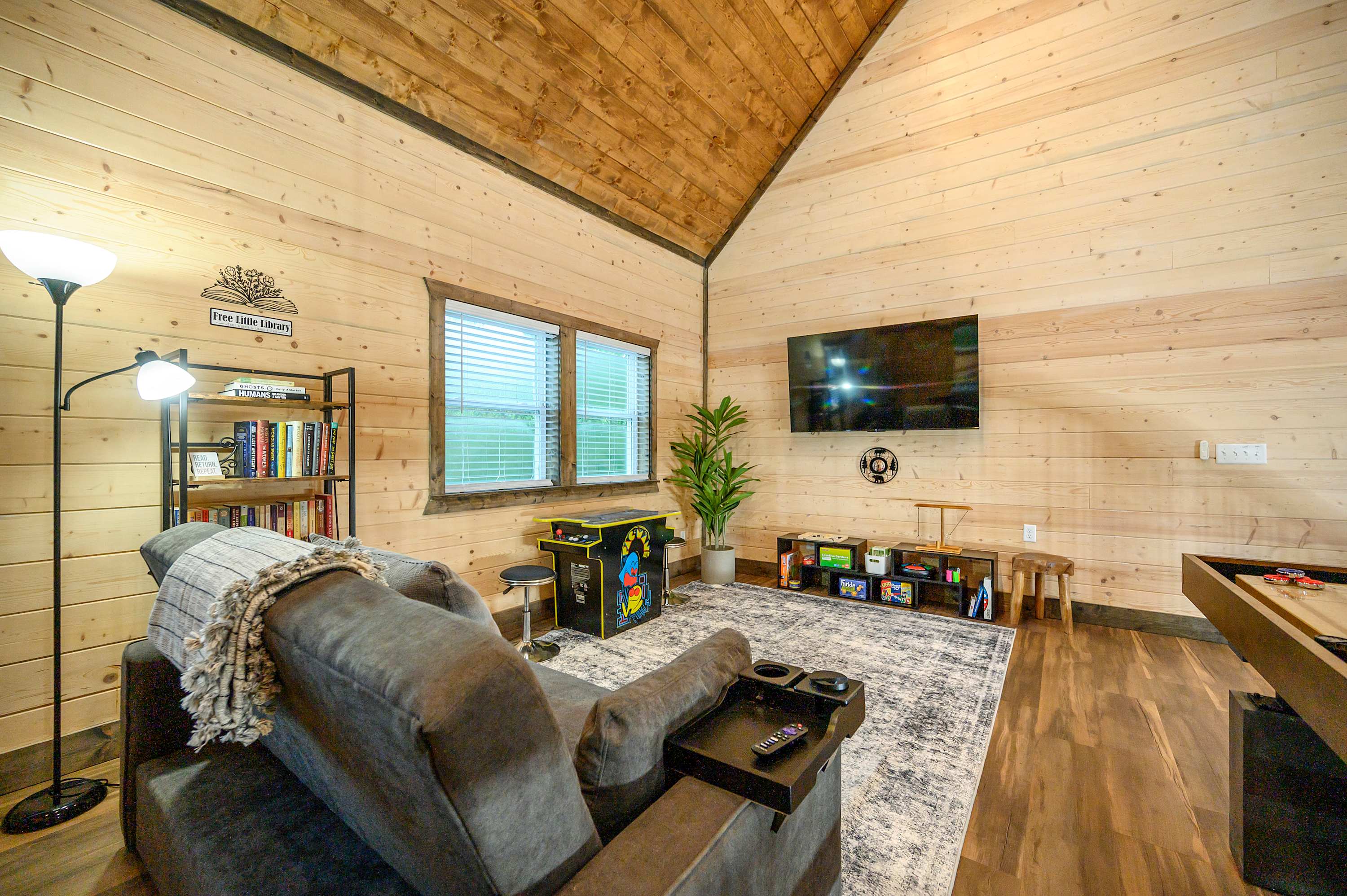 Retreat w/ Sauna, Hot Tub, Games & Fenced Dog Yard!