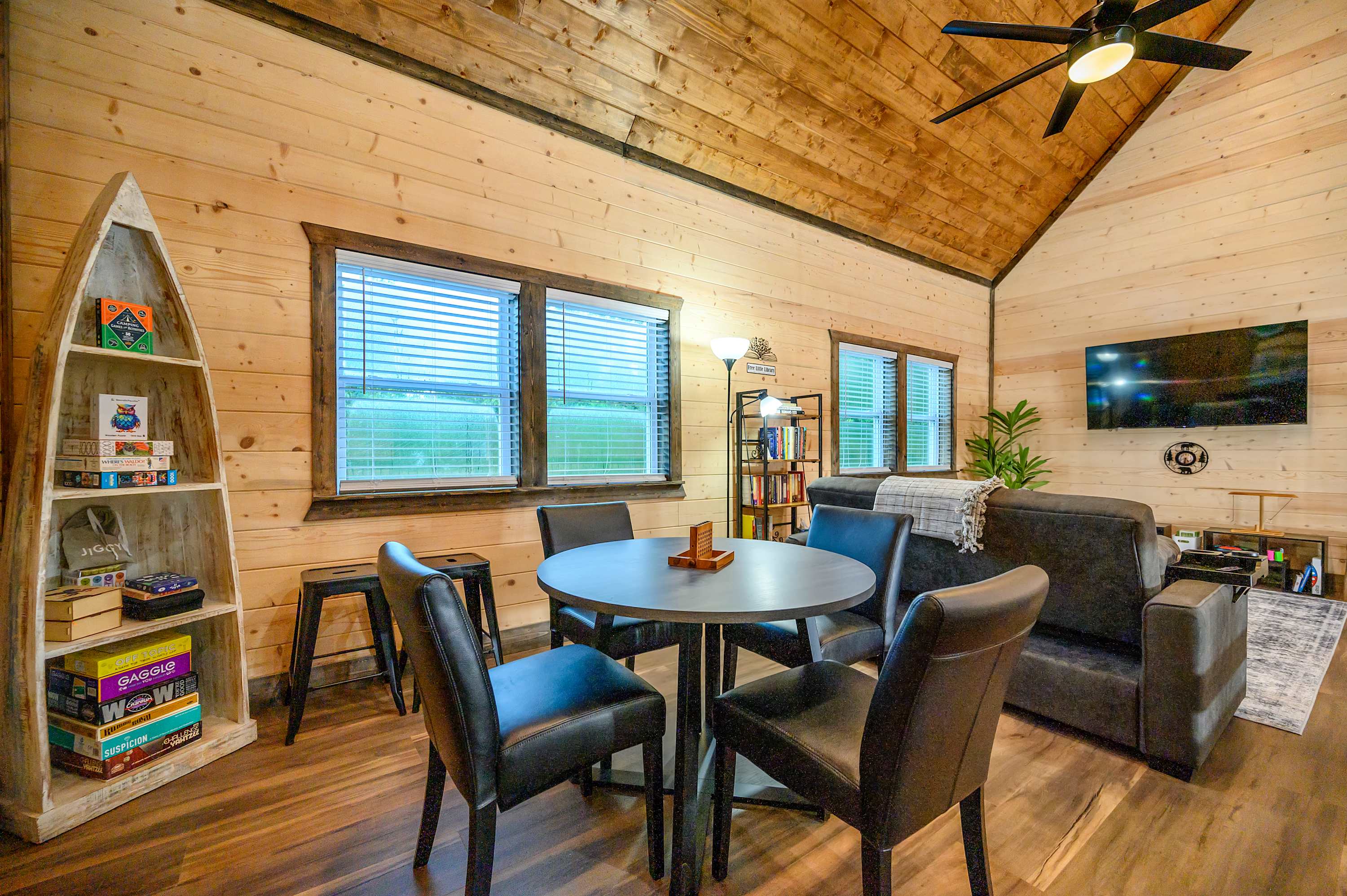 Retreat w/ Sauna, Hot Tub, Games & Fenced Dog Yard!