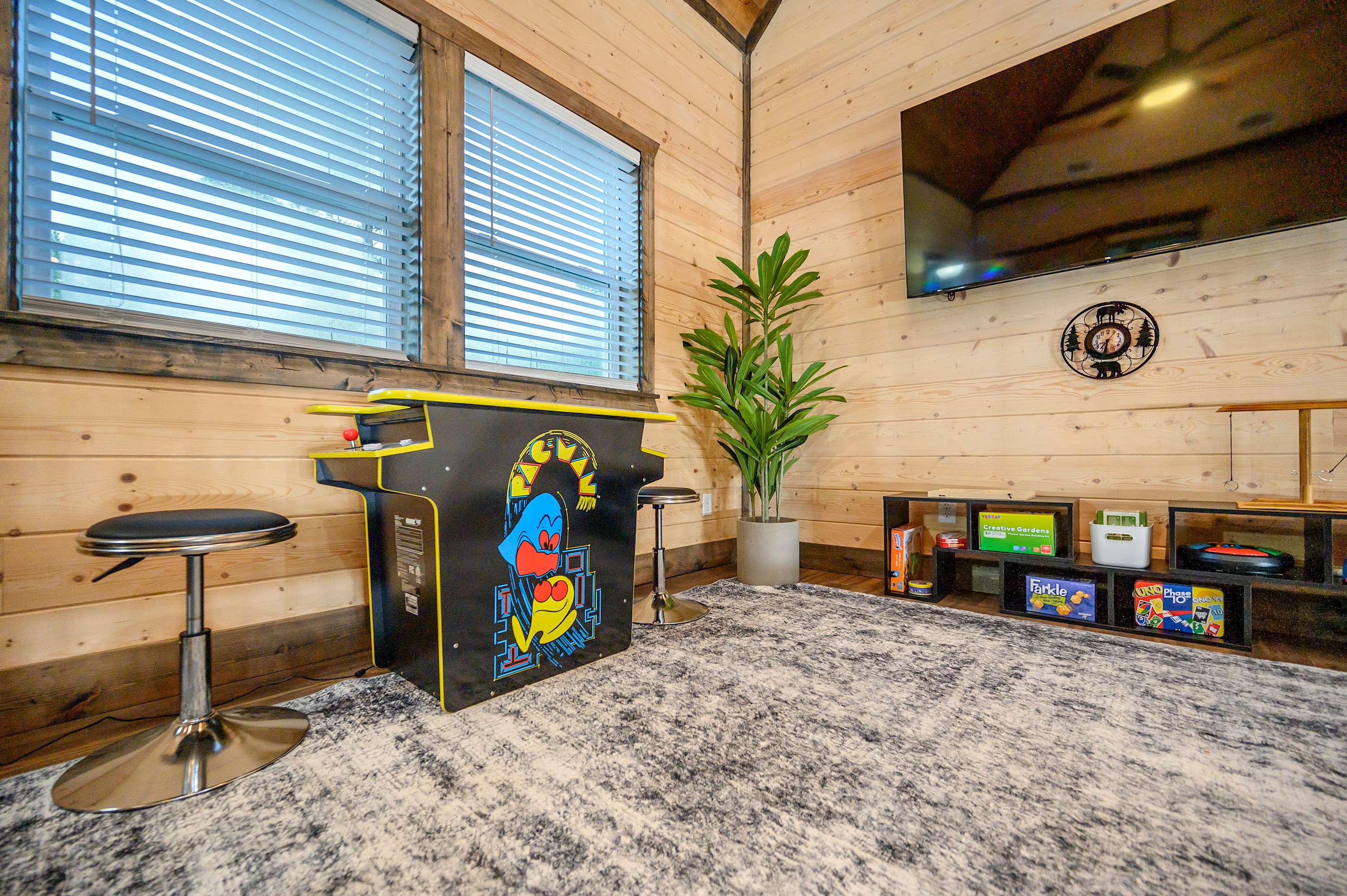 Retreat w/ Sauna, Hot Tub, Games & Fenced Dog Yard!