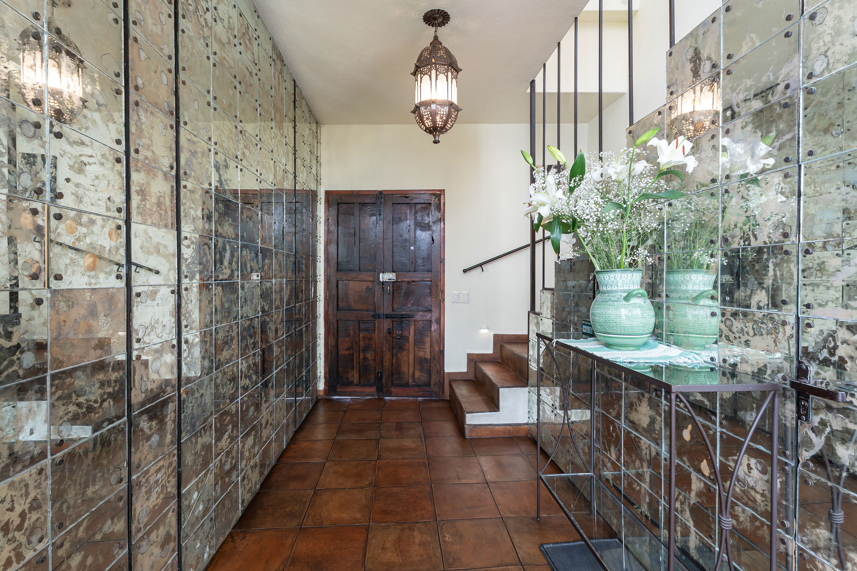 Casa Laura, Architectural Gem w/ Rooftop Views
