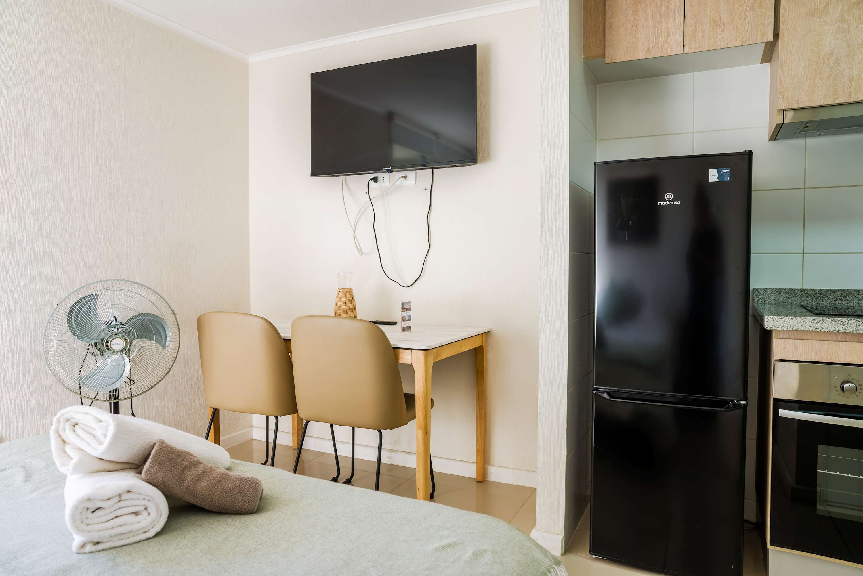 Your Santiago Retreat! Studio with Balcony & Wi-Fi