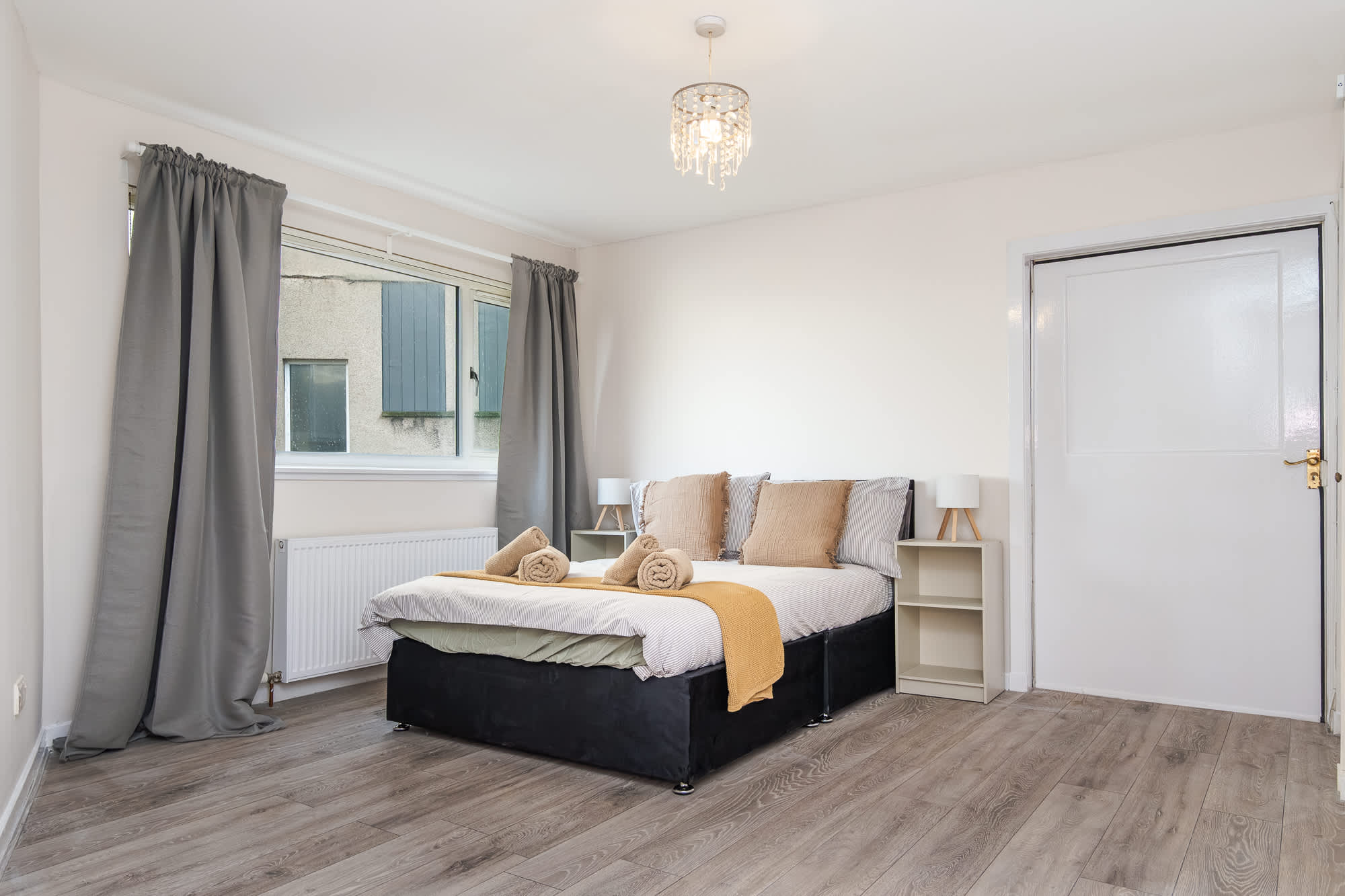 Parking Aberdeenshire Retreat Central Peterhead in Broad Street 79 AB42 1JL - Property image 3 - VivreStays