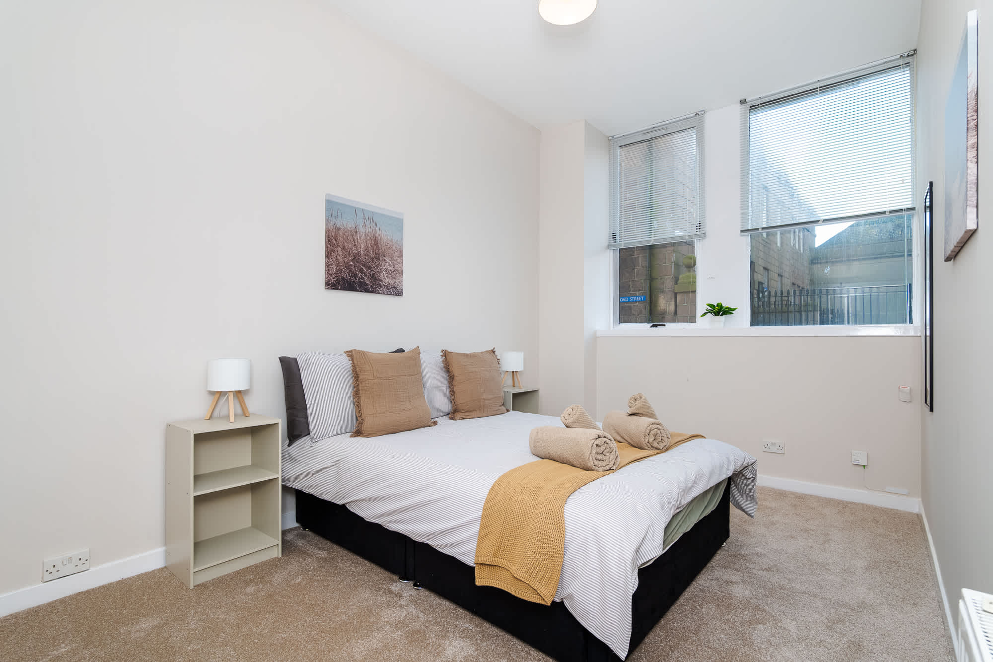 Parking Aberdeenshire Retreat Central Peterhead in Broad Street 79 AB42 1JL - Property image 9 - VivreStays