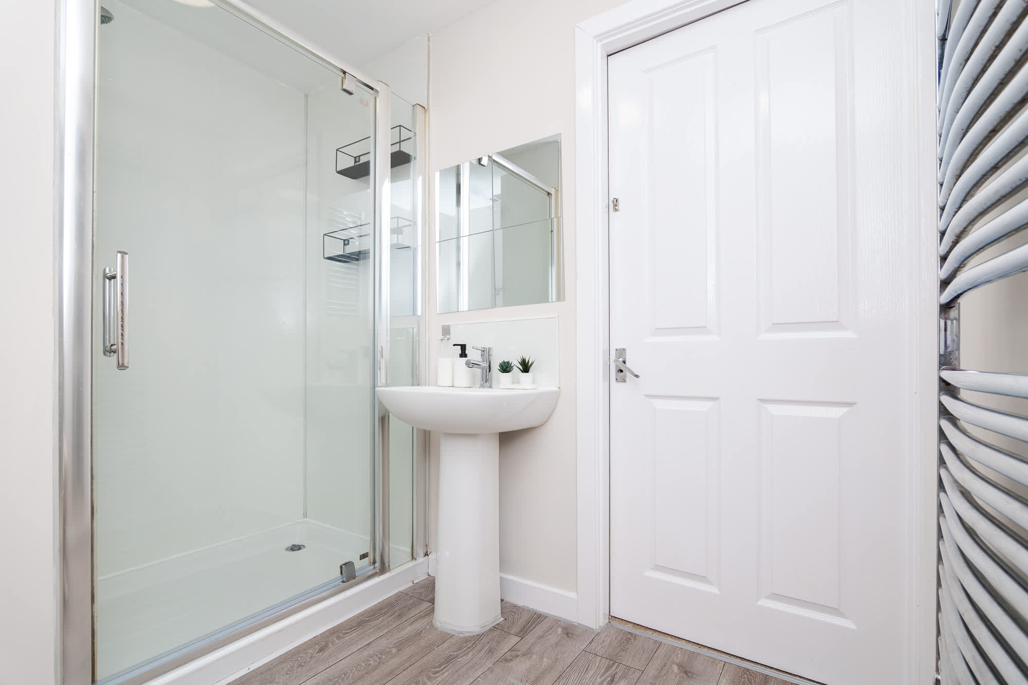 Parking Aberdeenshire Retreat Central Peterhead in Broad Street 79 AB42 1JL - Property image 6 - VivreStays