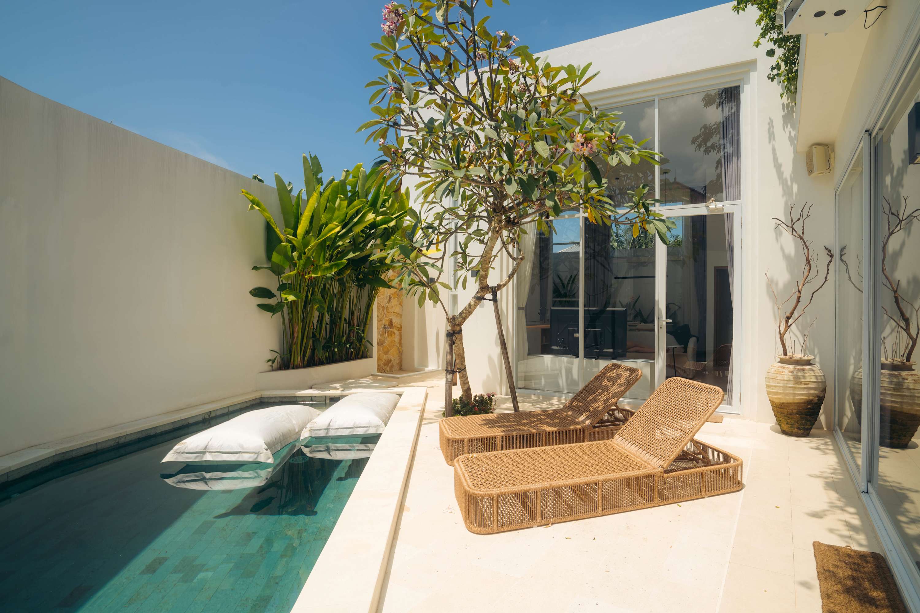 Casa de Villin : 3BR Elegant Stay + Cinema Pool — Uluwatu, Bali — vacation rental