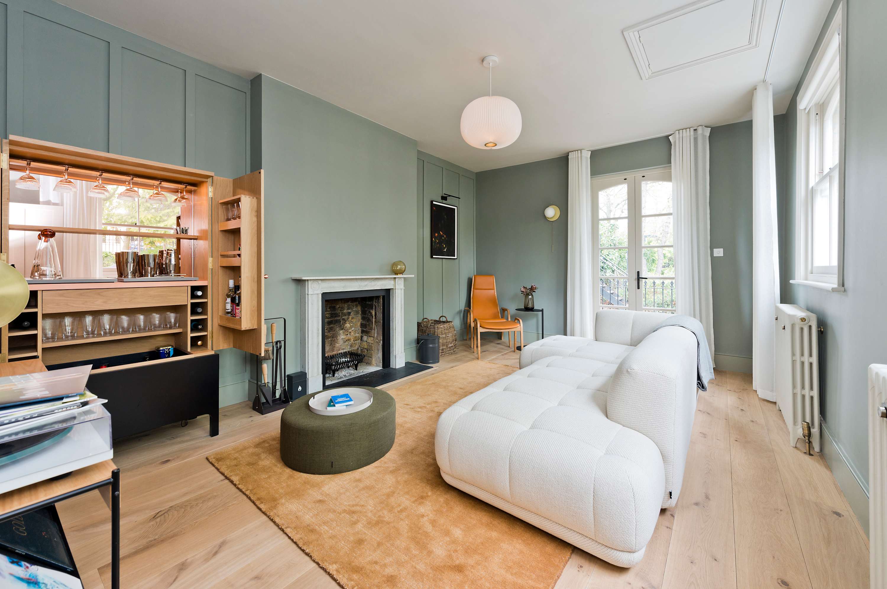 Beautiful 2 Bedroom Canal Home, Little Venice serviced apartment - London - VivreStays