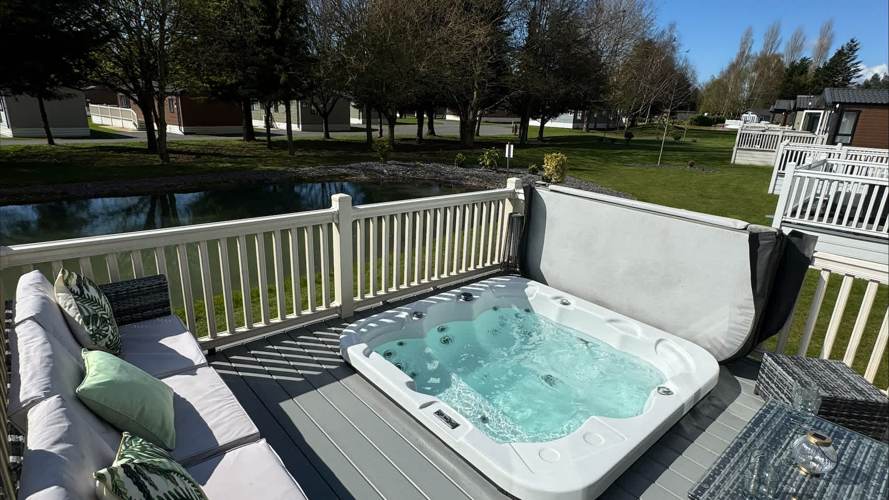 Lakeshore Lodge – photo 21