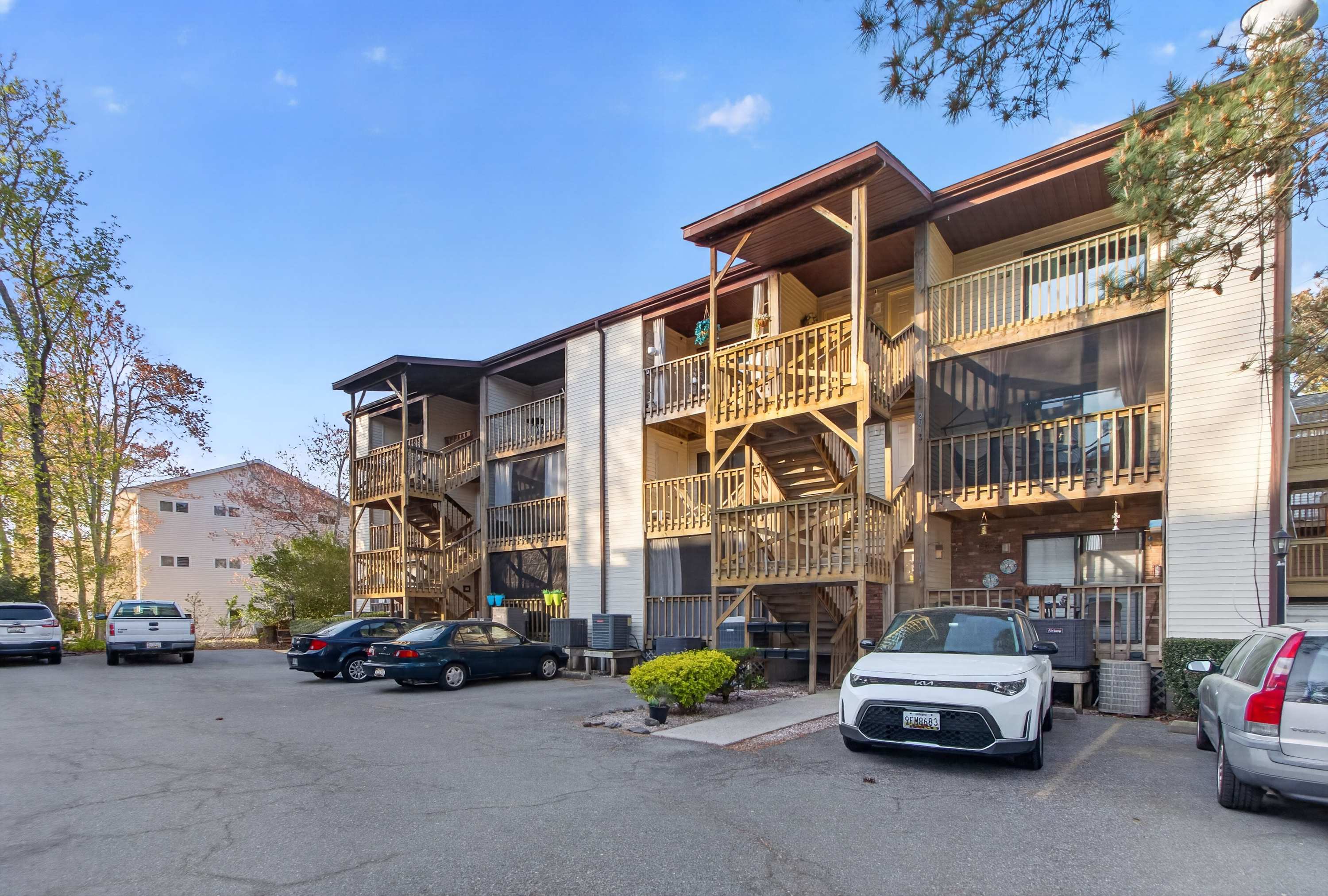 SandleWoods 102B