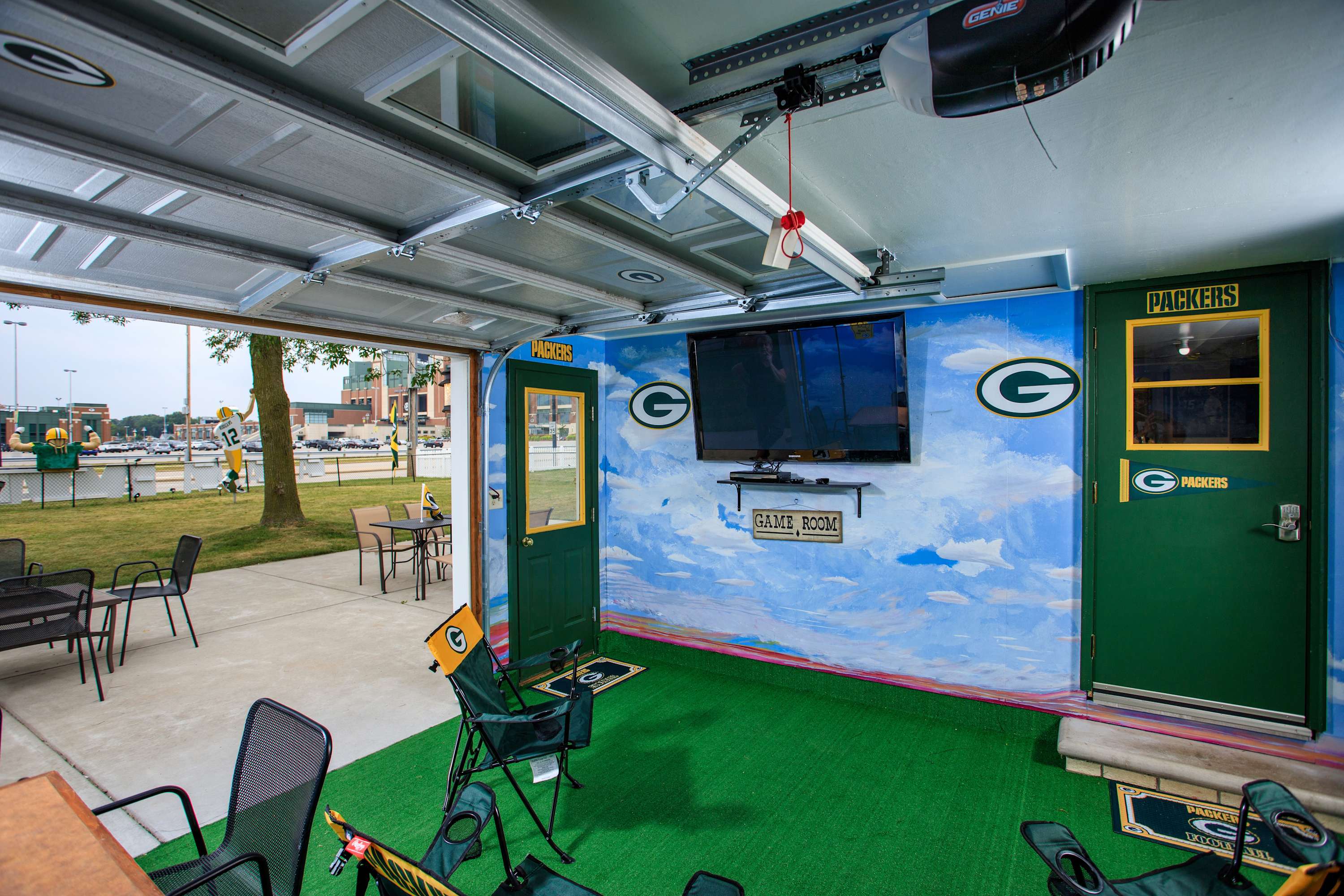 Party garage with half-bathroom