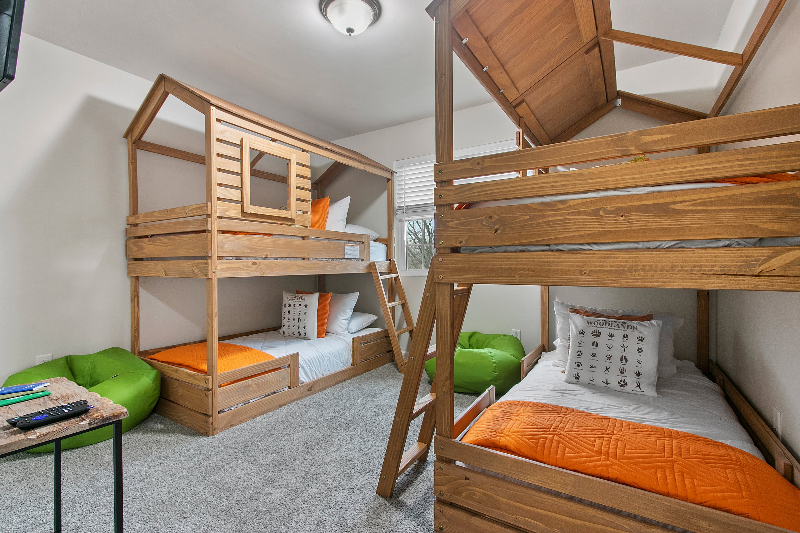 Bedroom #5 (Second level): Two sets of Bunk Beds, TV