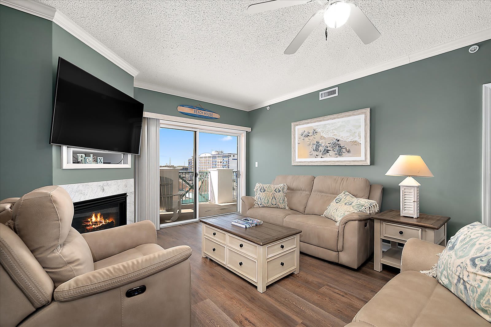 Three Bedroom Oceanside Condo with Great Amenities | Photo 2