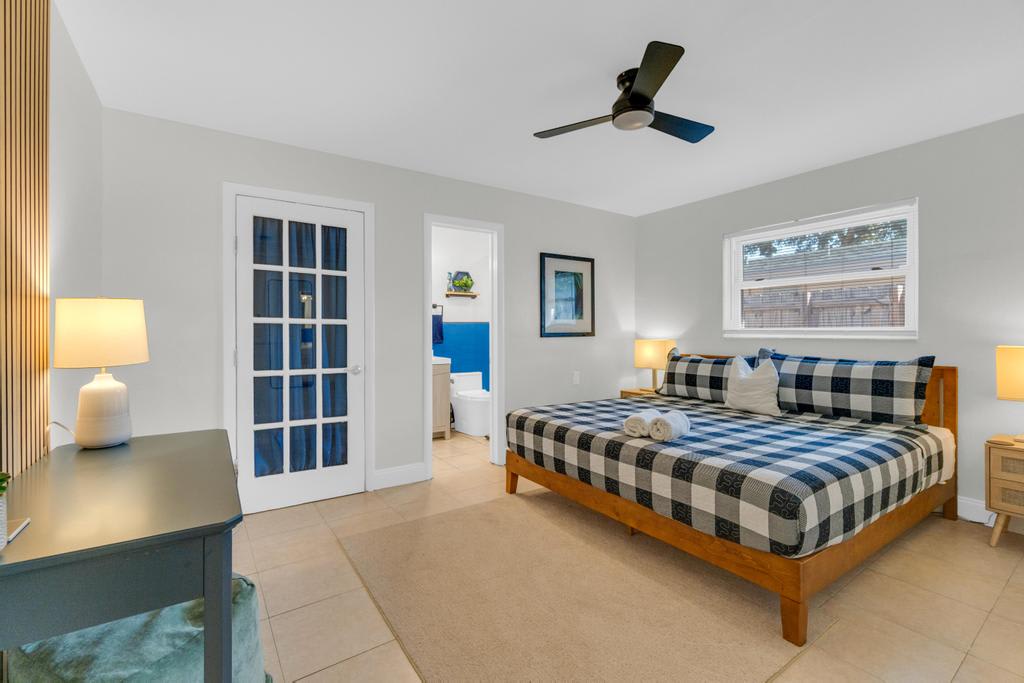 Men Only Nude Optional | Heated Pool & Spa | Master Suit at BlueLizard