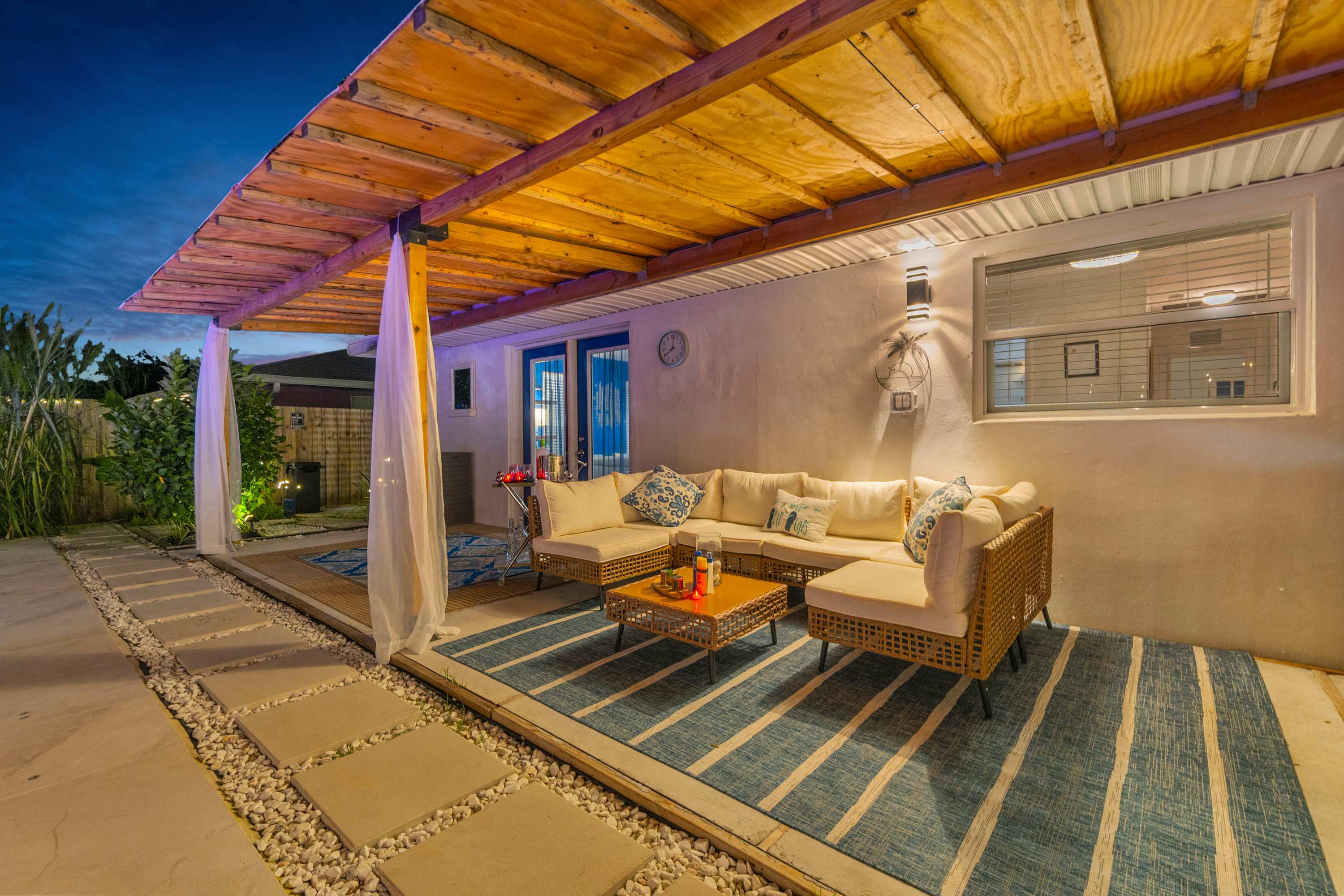 Men Only Nude Optional | Heated Pool & Spa | Breeze Room at BlueLizard - Foto 27