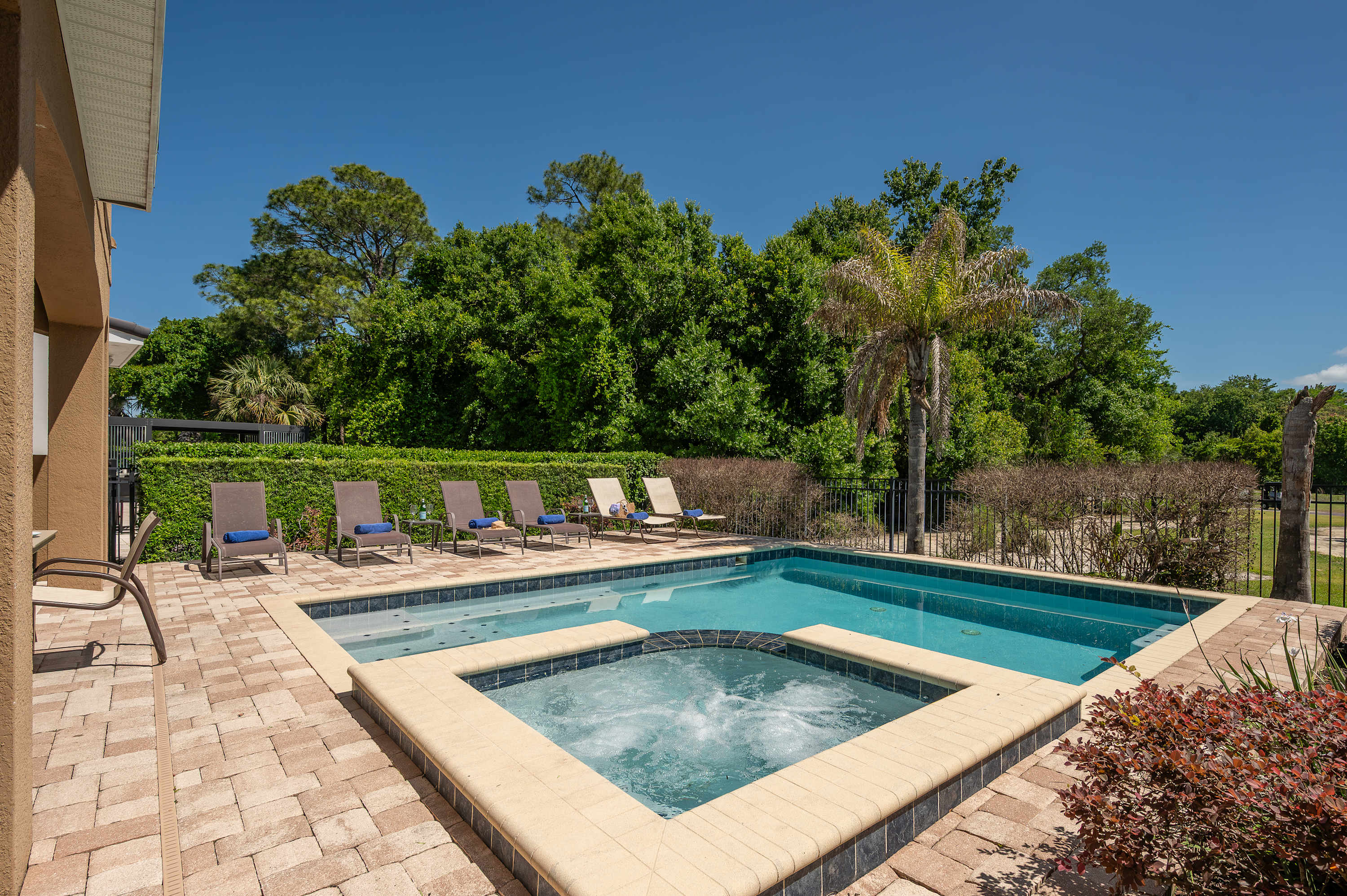 6BR retreat w/ pool, hot tub & gym