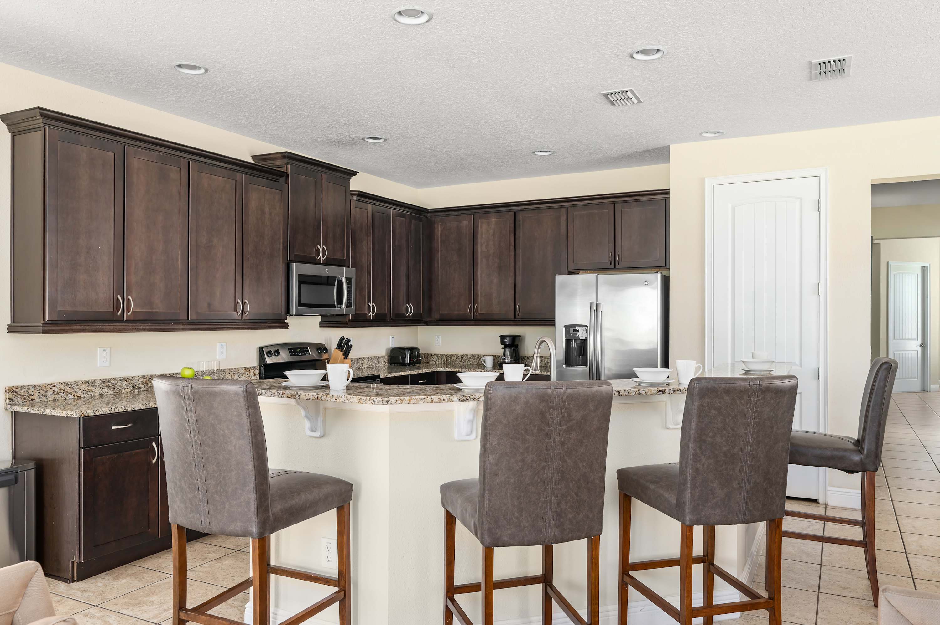 6BR retreat w/ pool, hot tub & gym