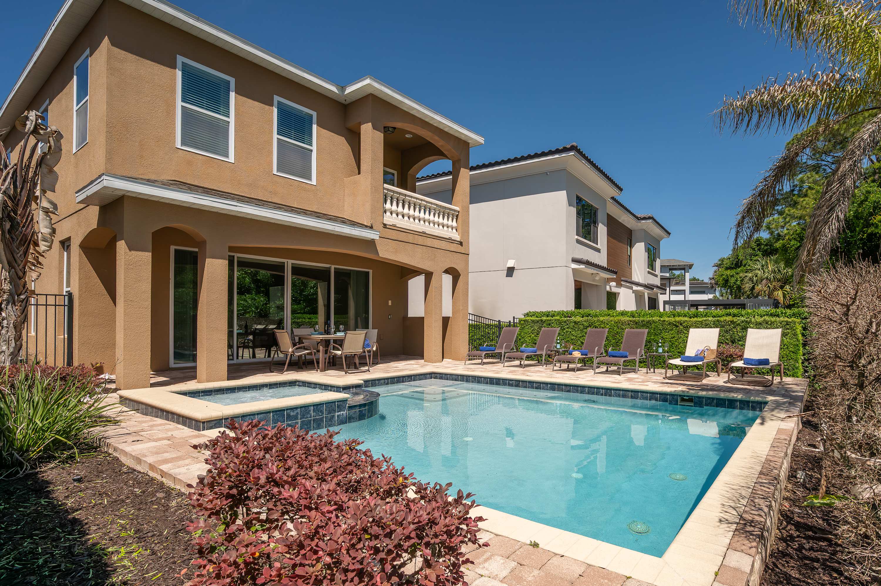 6BR retreat w/ pool, hot tub & gym