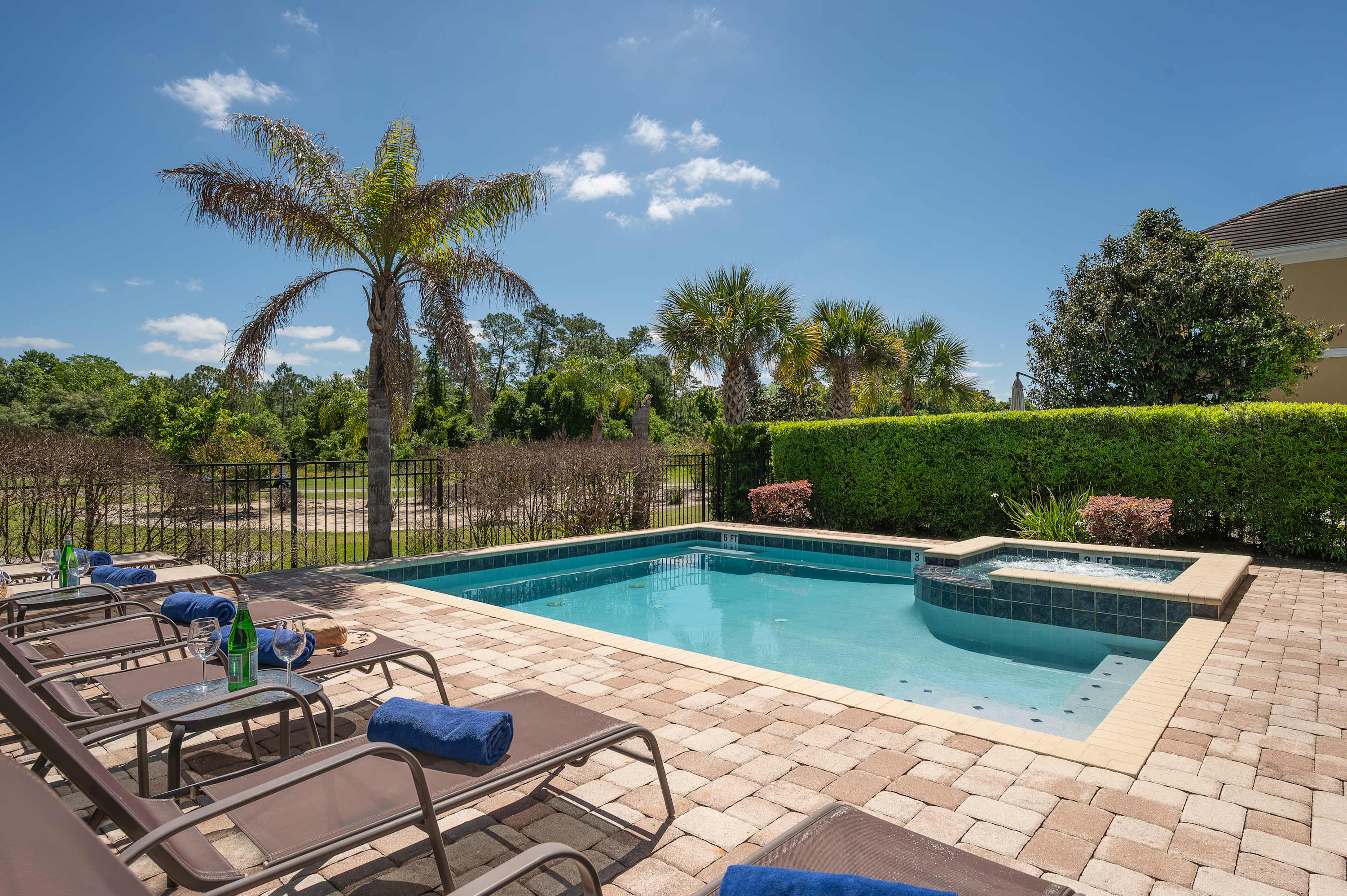 6BR retreat w/ pool, hot tub & gym