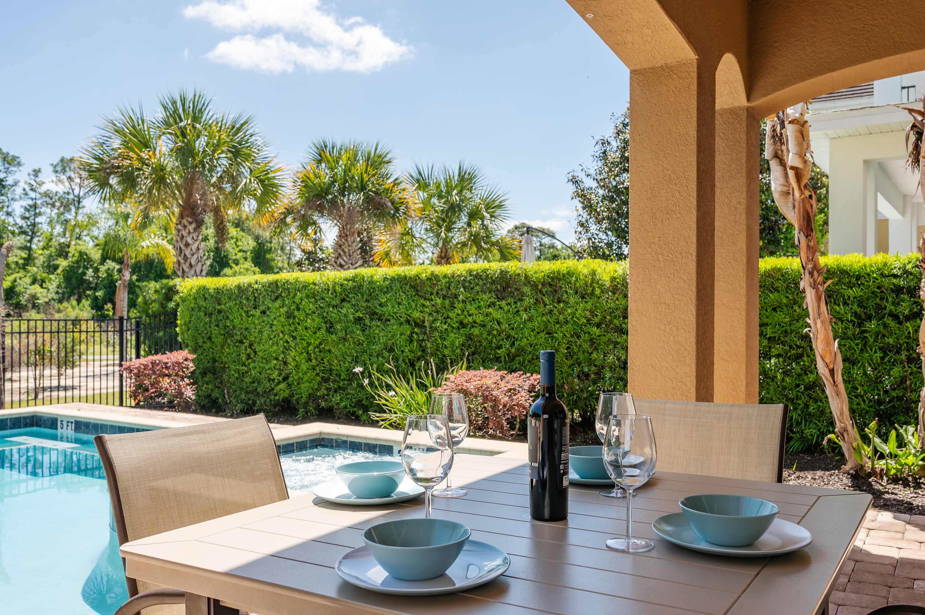6BR retreat w/ pool, hot tub & gym