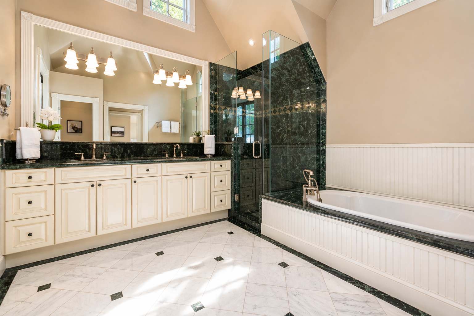 Updated Spacious Home w AC & Hot Tub Walk to Town!