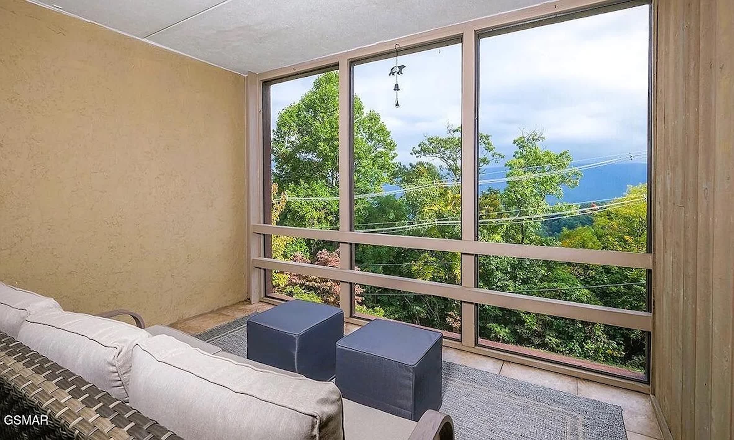 Enjoy beautiful mountain views from the sun-porch