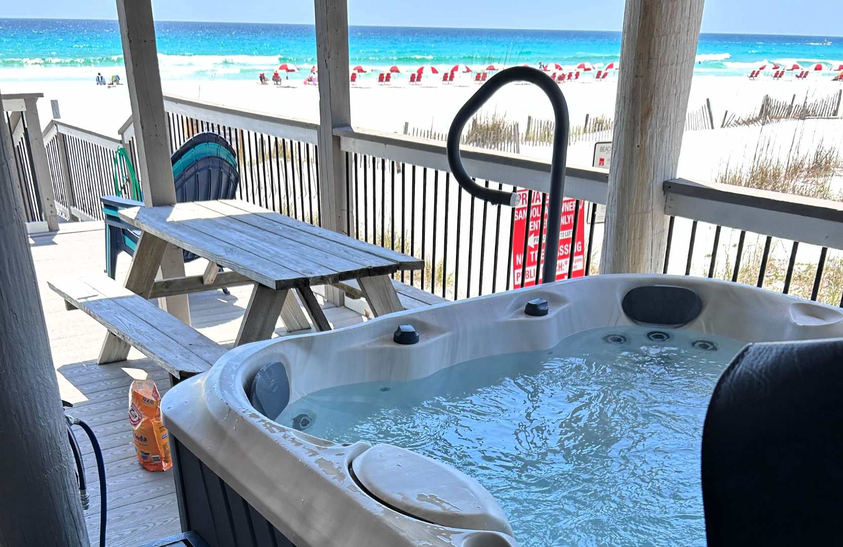 Beachfront End Unit w/ Hot Tub + Beach Chairs - Picture 4