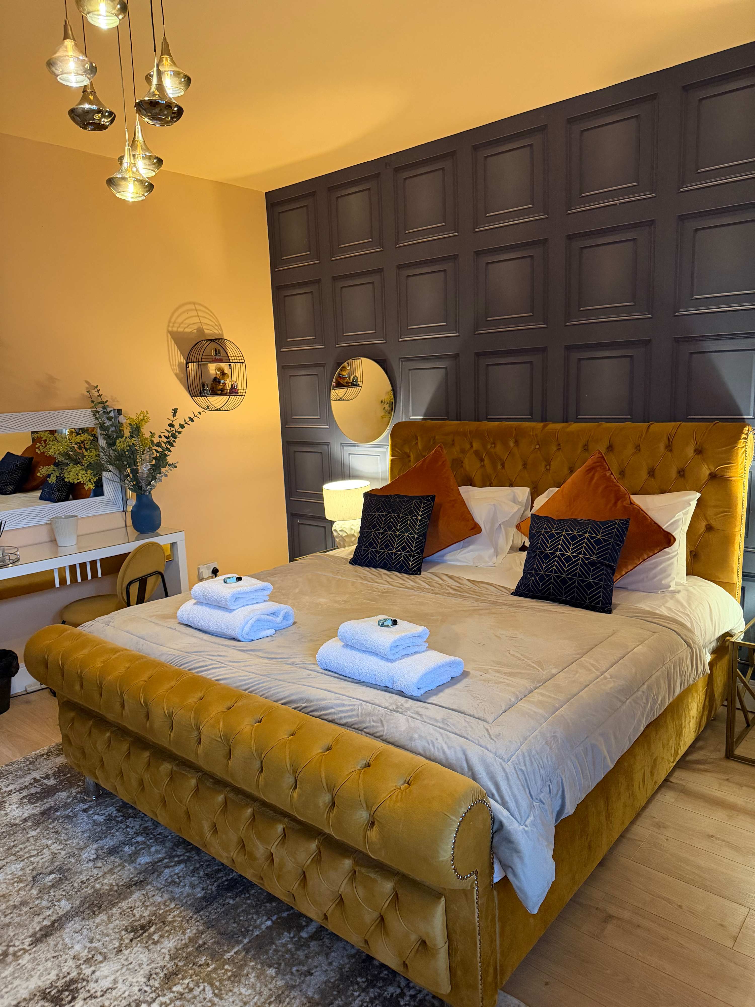 View Beautiful 4 Bed Sandstone Farmhouse in 1715 Balmore Road G23 5HF Beautiful 4 Bed Sandstone Farmhouse in 1715 Balmore Road G23 5HF - Property image 69 - VivreStays