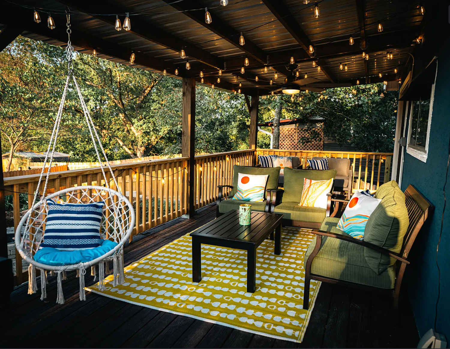 Boho Bungalow, pet friendly, walk to downtown