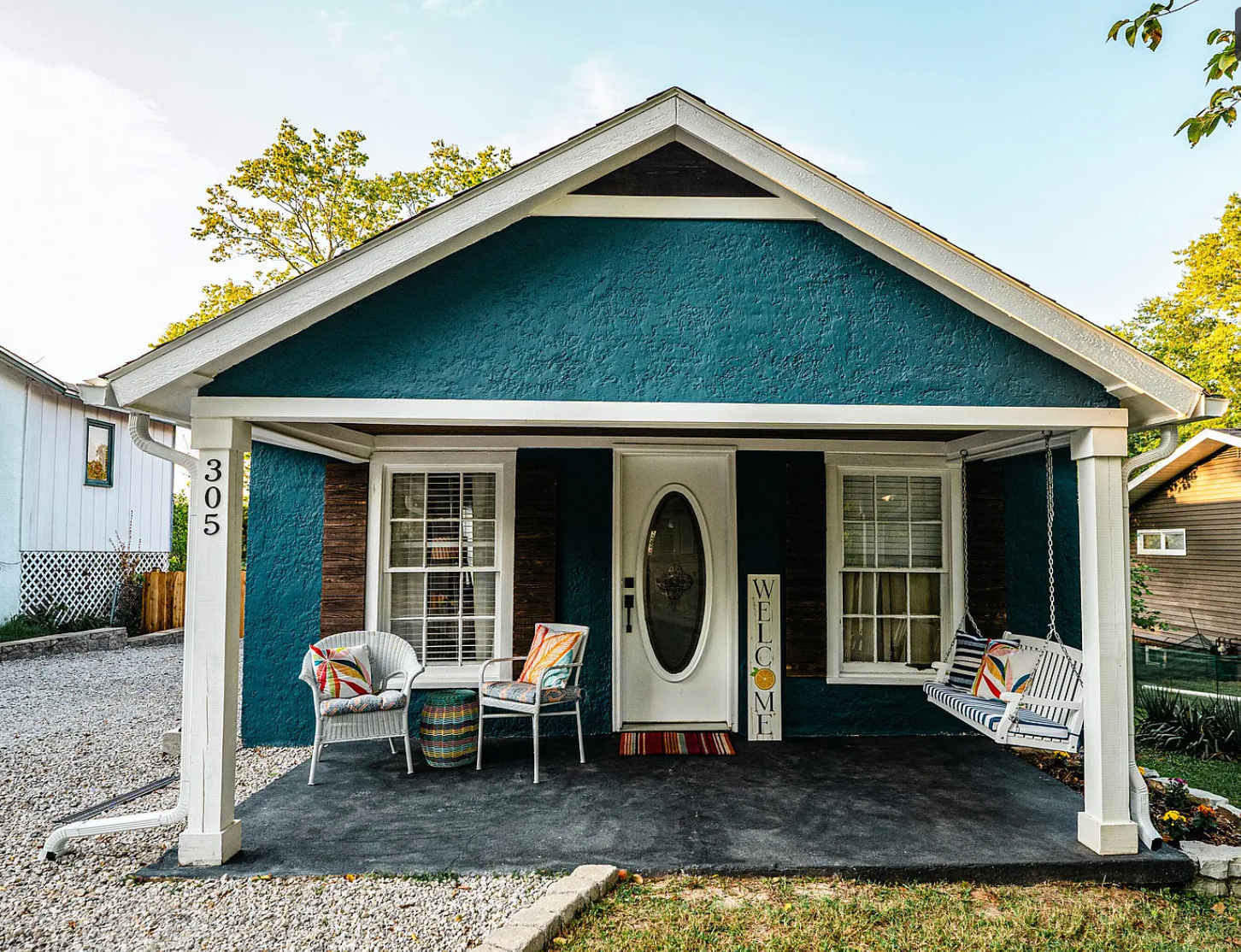 Boho Bungalow, pet friendly, walk to downtown