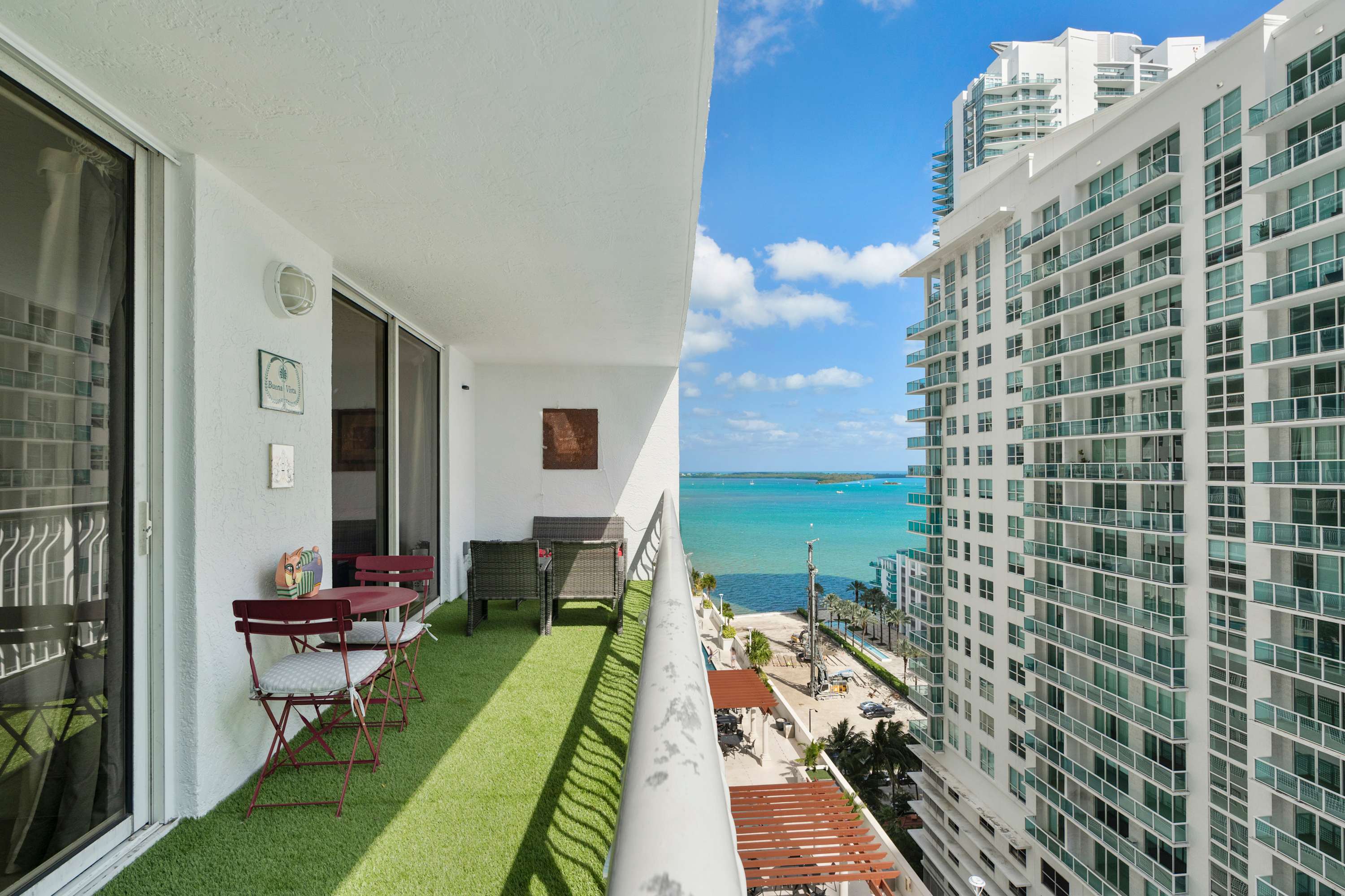 Modern Condo in Brickell Bay | City View
