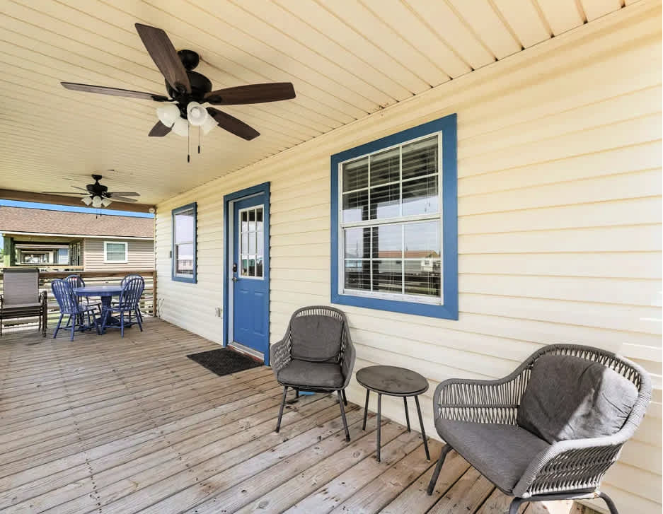 Anchors a Wave Beautiful Modern Coastal Retreat | Photo 3