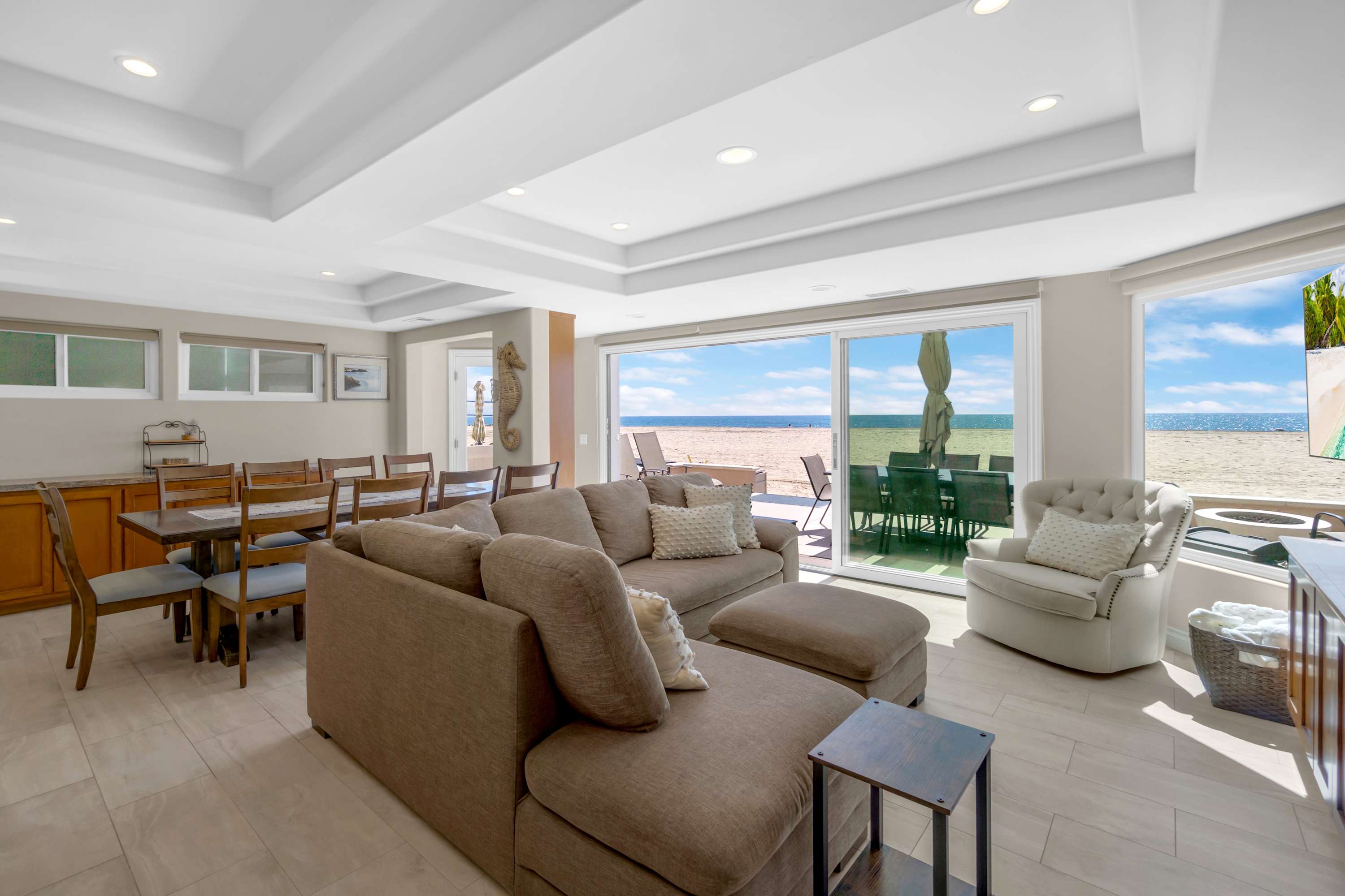 4207 Seashore Beachfront Oasis Rooftop and Firepit, Sleep 12 — Newport Beach, CA — vacation rental