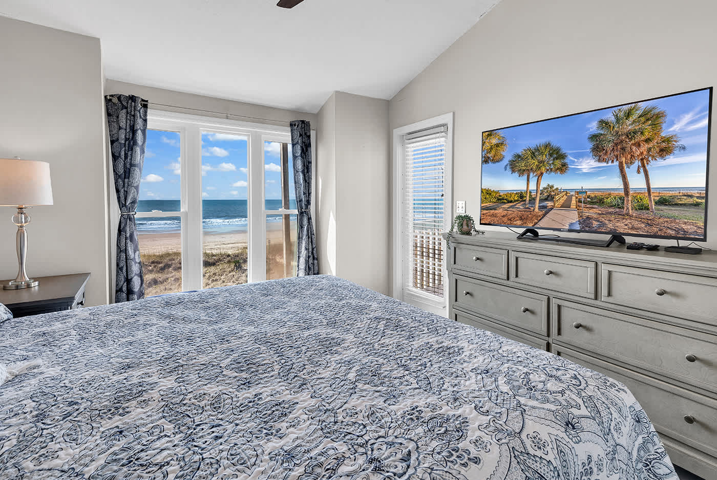 Oceanfront Delight 2BR 2Ba Views Pool N Myrtle | Photo 7