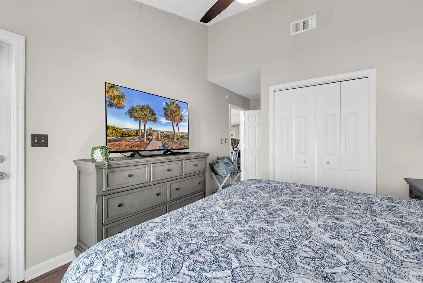 Oceanfront Delight 2BR 2Ba Views Pool N Myrtle | Photo 9