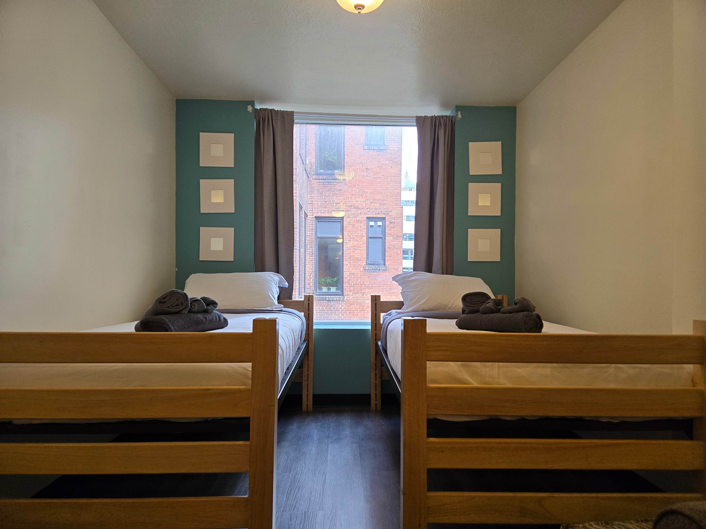 Cozy + Convenient | Downtown Apt | Walk Everywhere